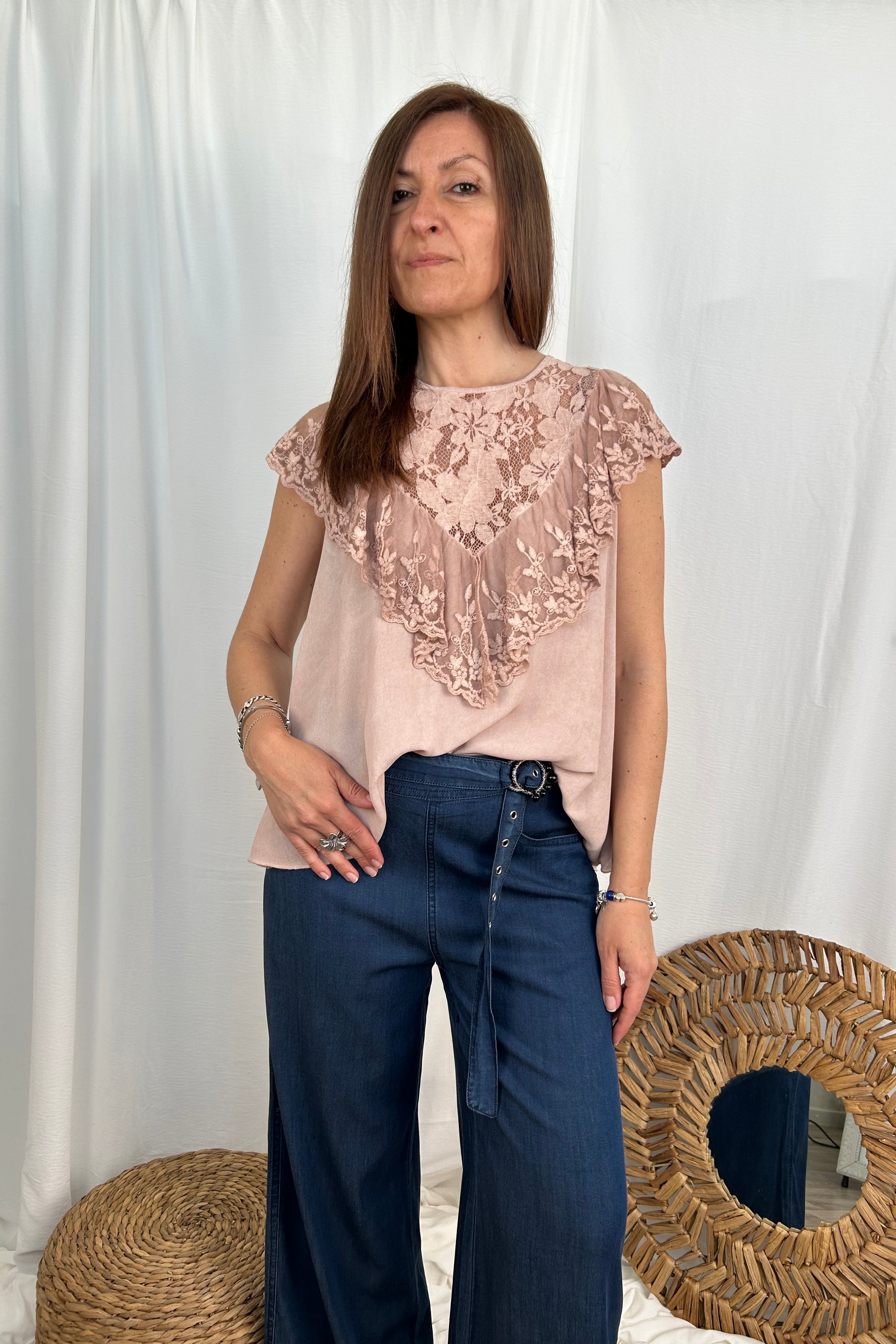 TOP IN PIZZO RICAMATO CON EFFETTO TINTA A FREDDO COL. ROSA ANTIQUE