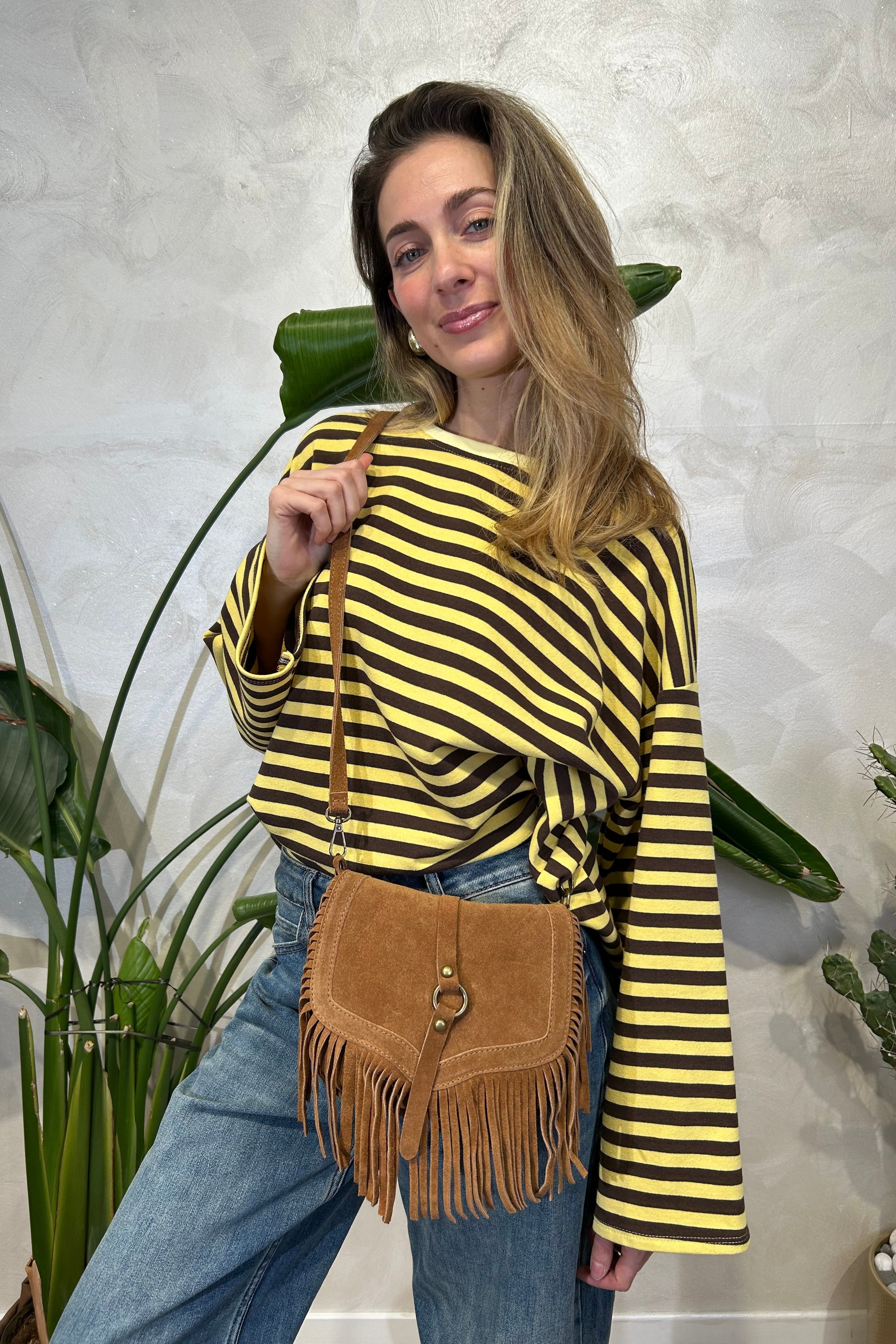 BORSA IN VERA PELLE SCAMOSCIATA CON FRANGE E TRACOLLA COL.BISCOTTO