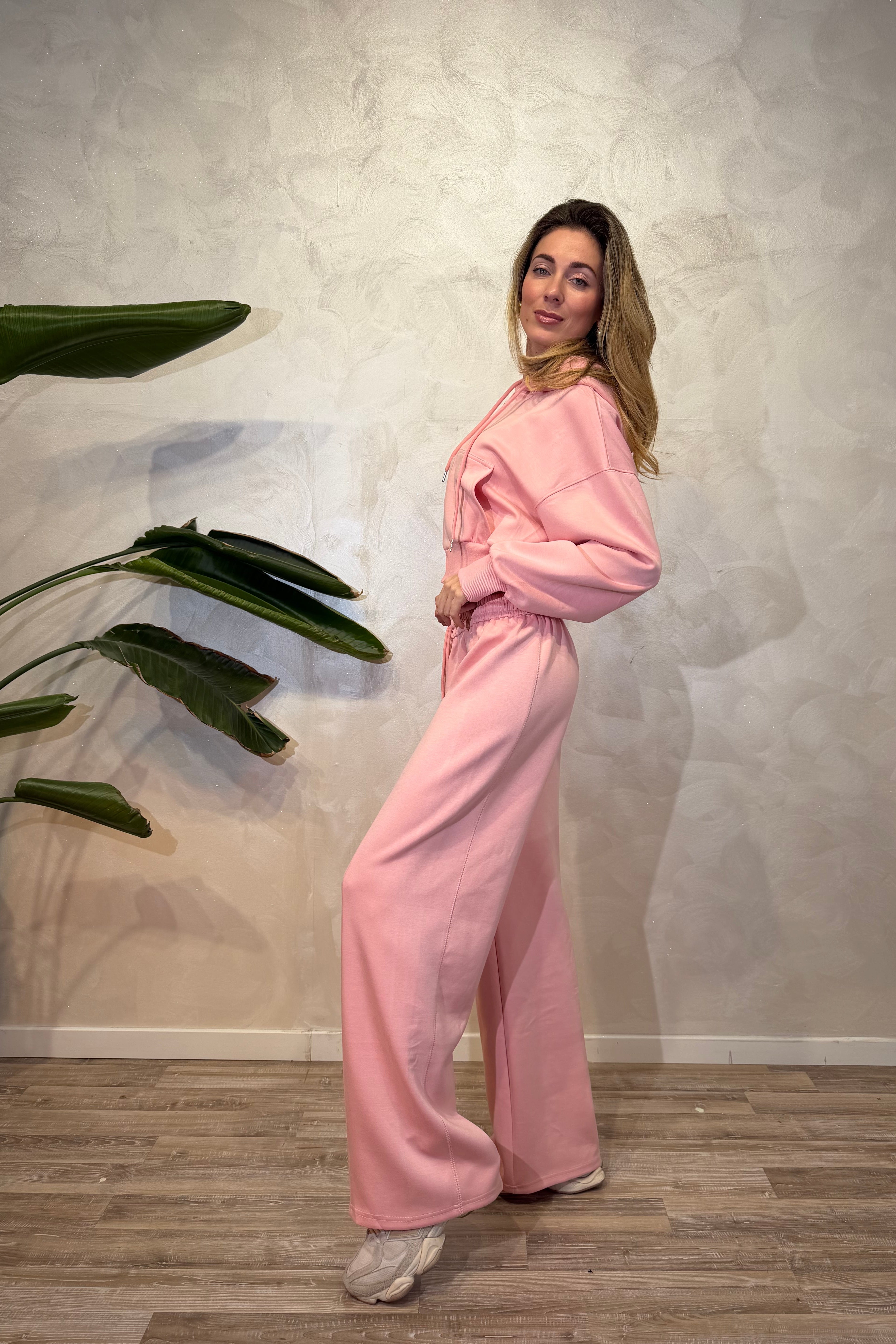 COMPLETO FELPA CON CAPPUCCIO E PANTALONI COL. ROSA