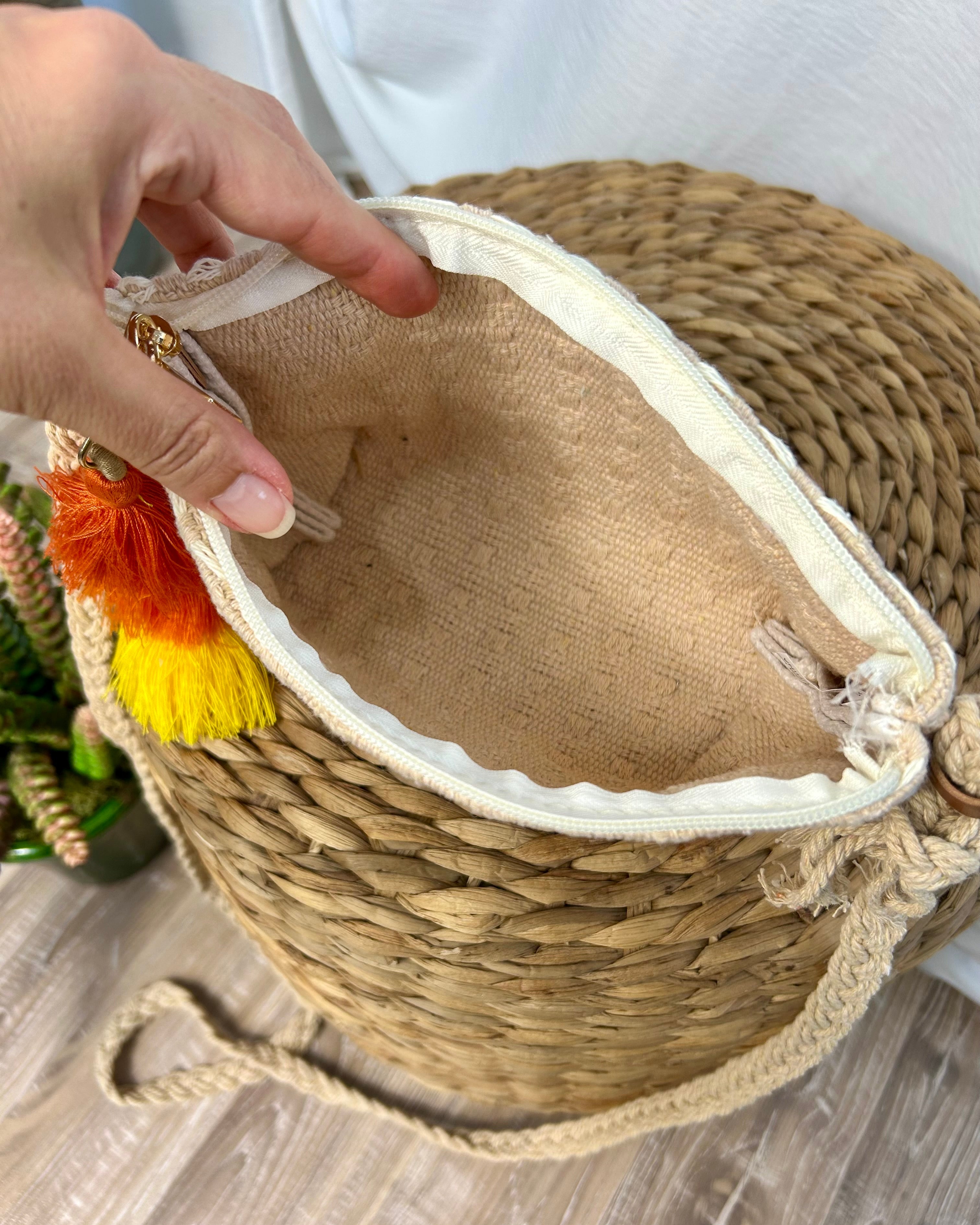 BORSA MINI RAFIA COLOR TASSELS COL. NATURALE