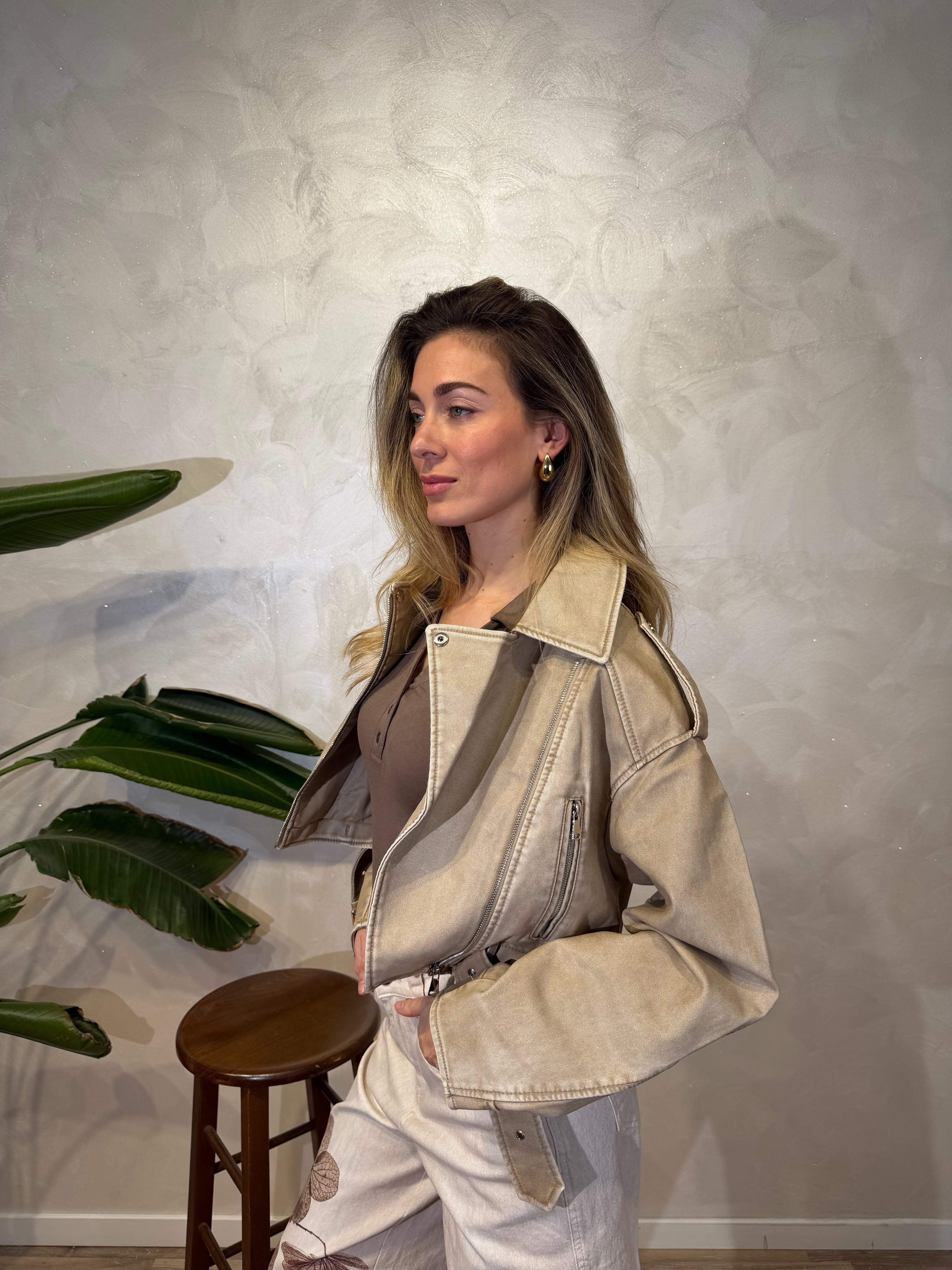 CHIODO CORTO IN ECO-PELLE COL. SABBIA