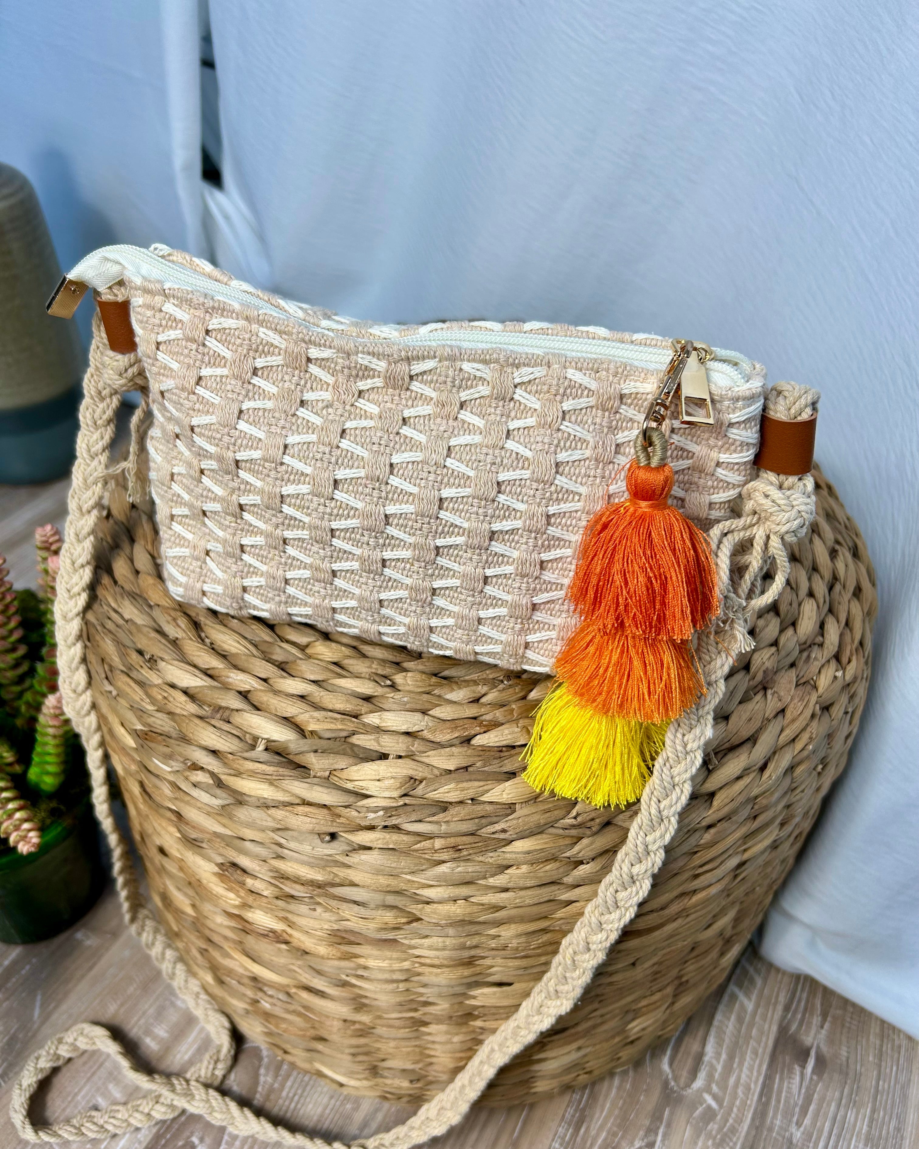 BORSA MINI RAFIA COLOR TASSELS COL. NATURALE