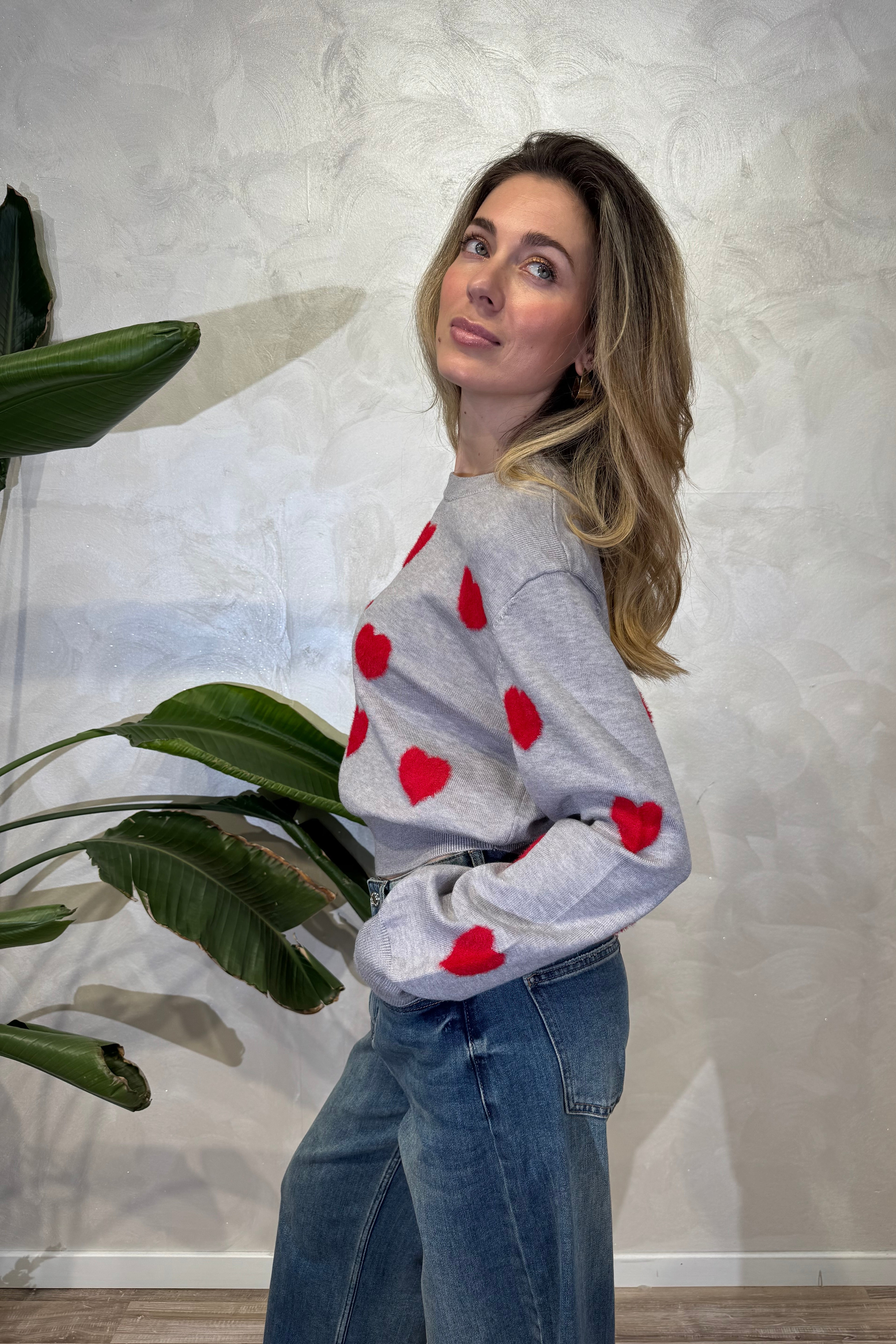 MAGLIA TRICOT CON CUORI ROSSI COL. GRIGIO