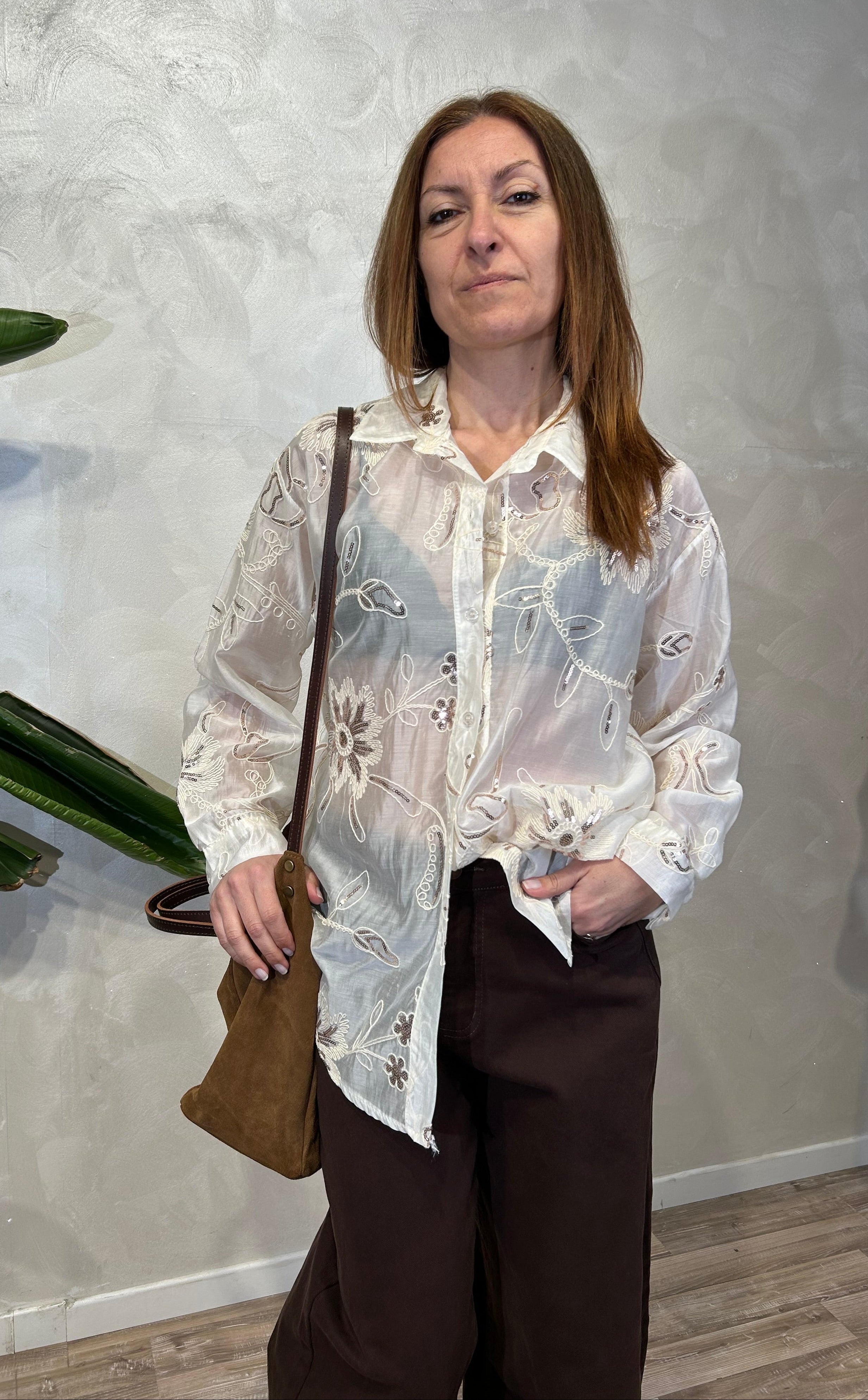 CAMICIA IN TENCEL TRASPARENTE RICAMATA CON MOTIVI FLOREALI COL. AVORIO