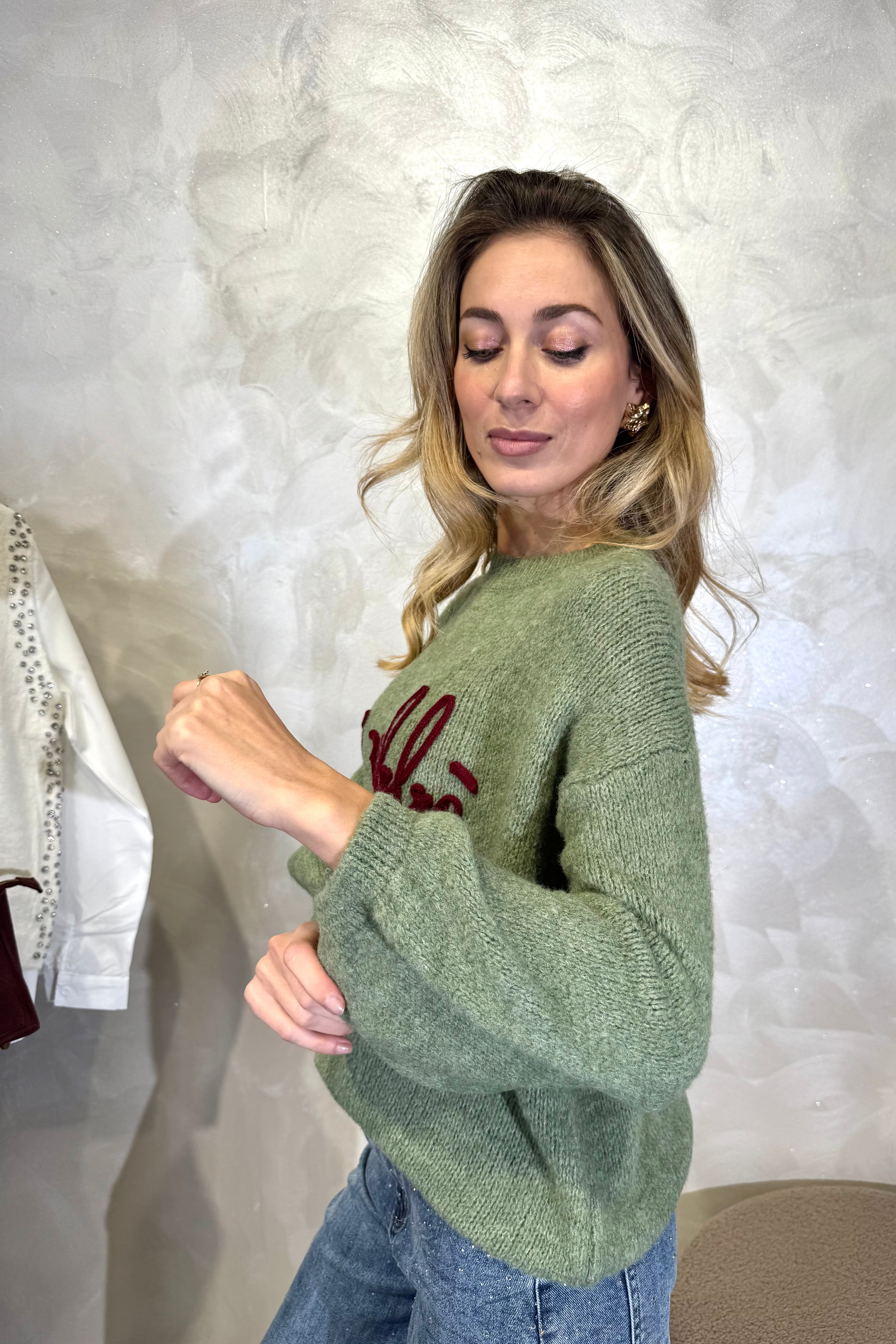 MAGLIONE CON RICAMO NO VABBE' COL. VERDE SALVIA