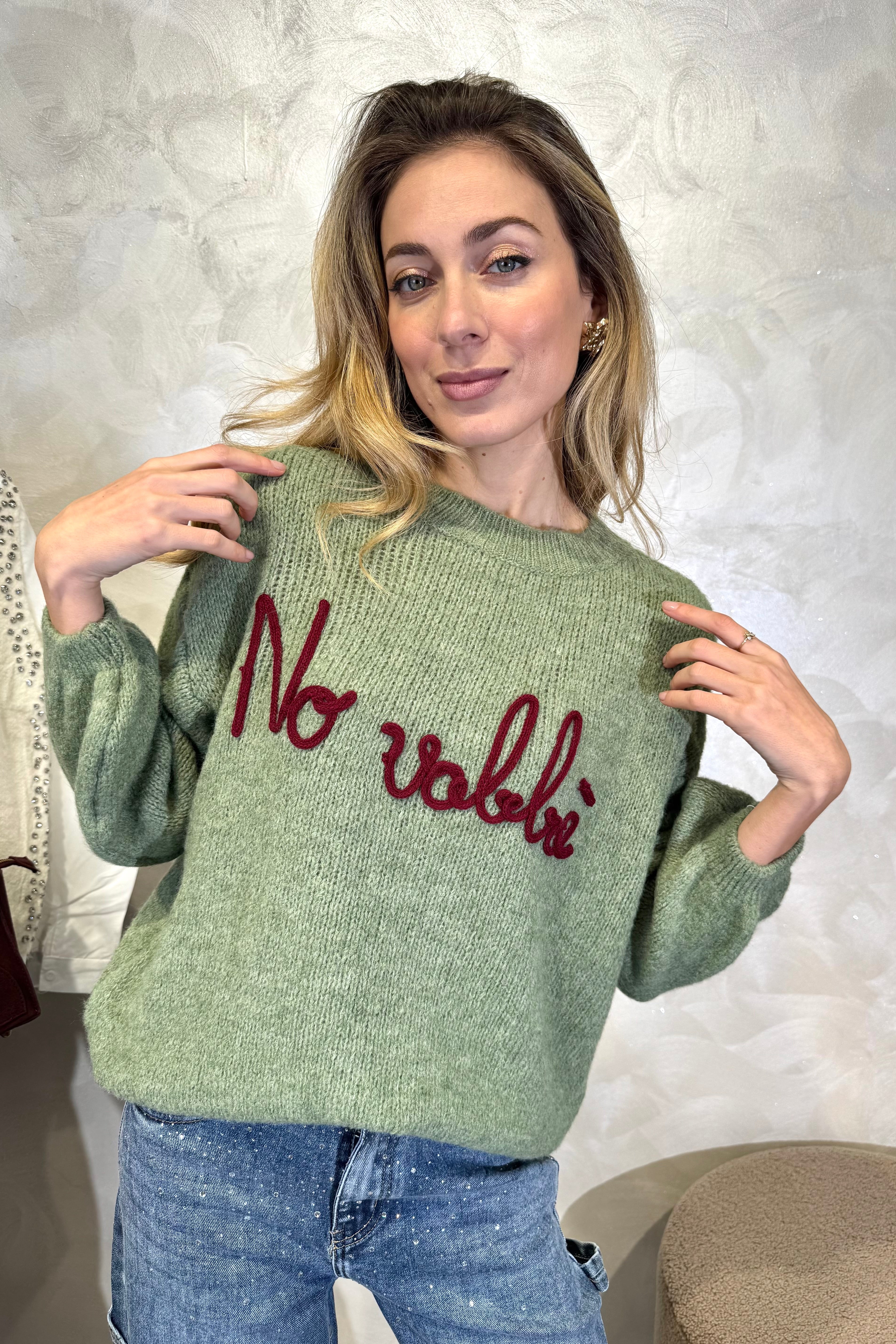 MAGLIONE CON RICAMO NO VABBE' COL. VERDE SALVIA