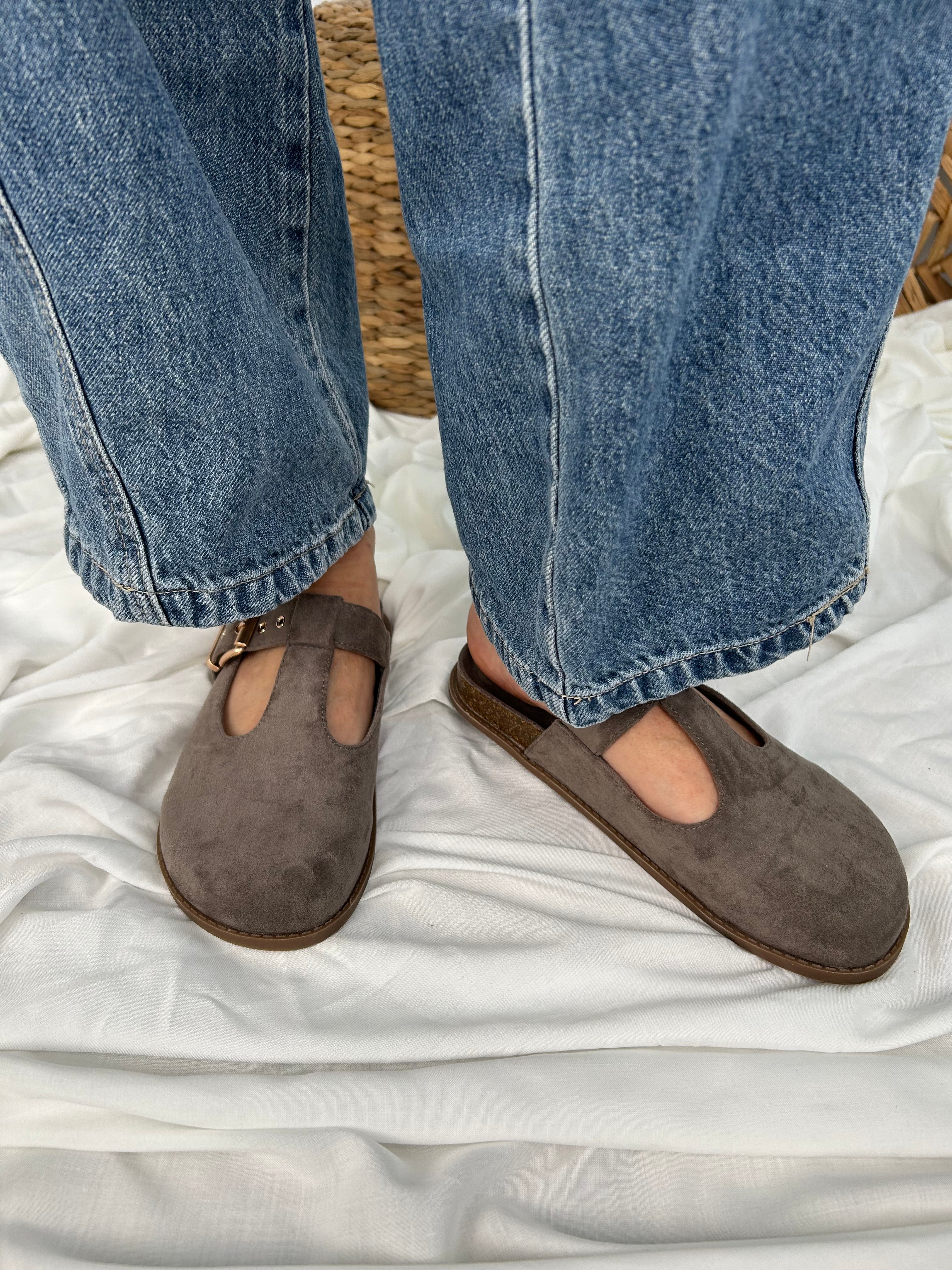 SABOT SCAMOSCIATI T-STRAP CON FIBBIA COL.TAUPE