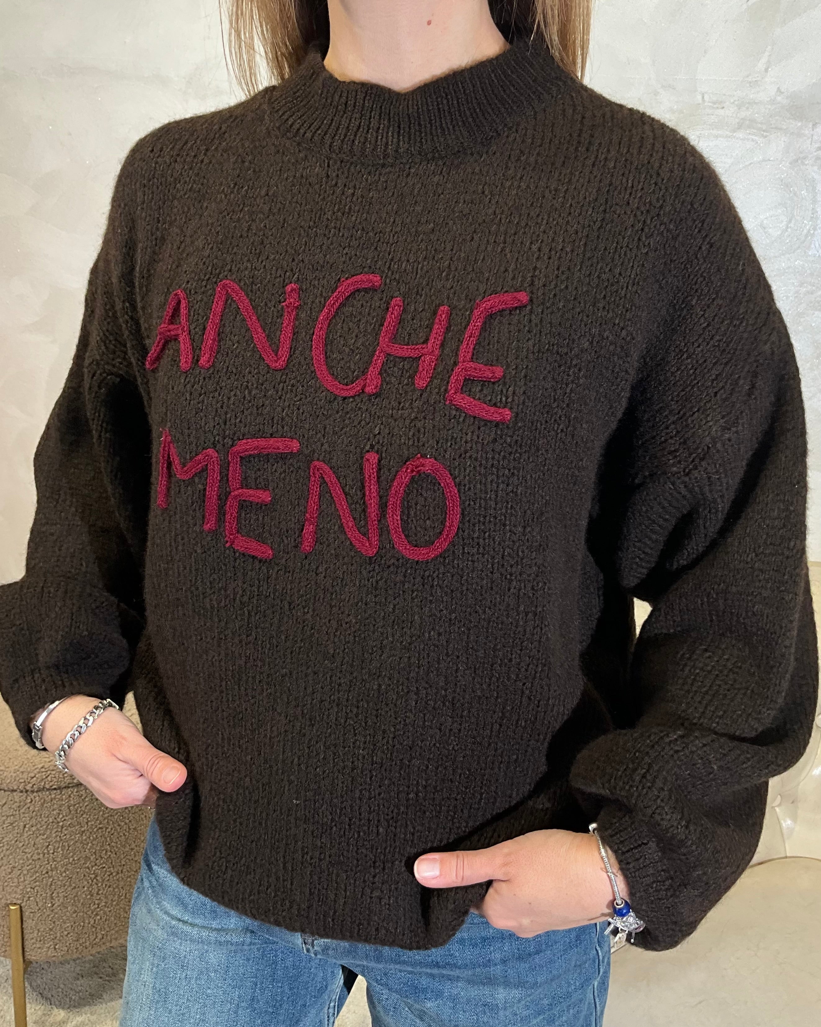 MAGLIONE CON RICAMO "ANCHE MENO" COL. MORO