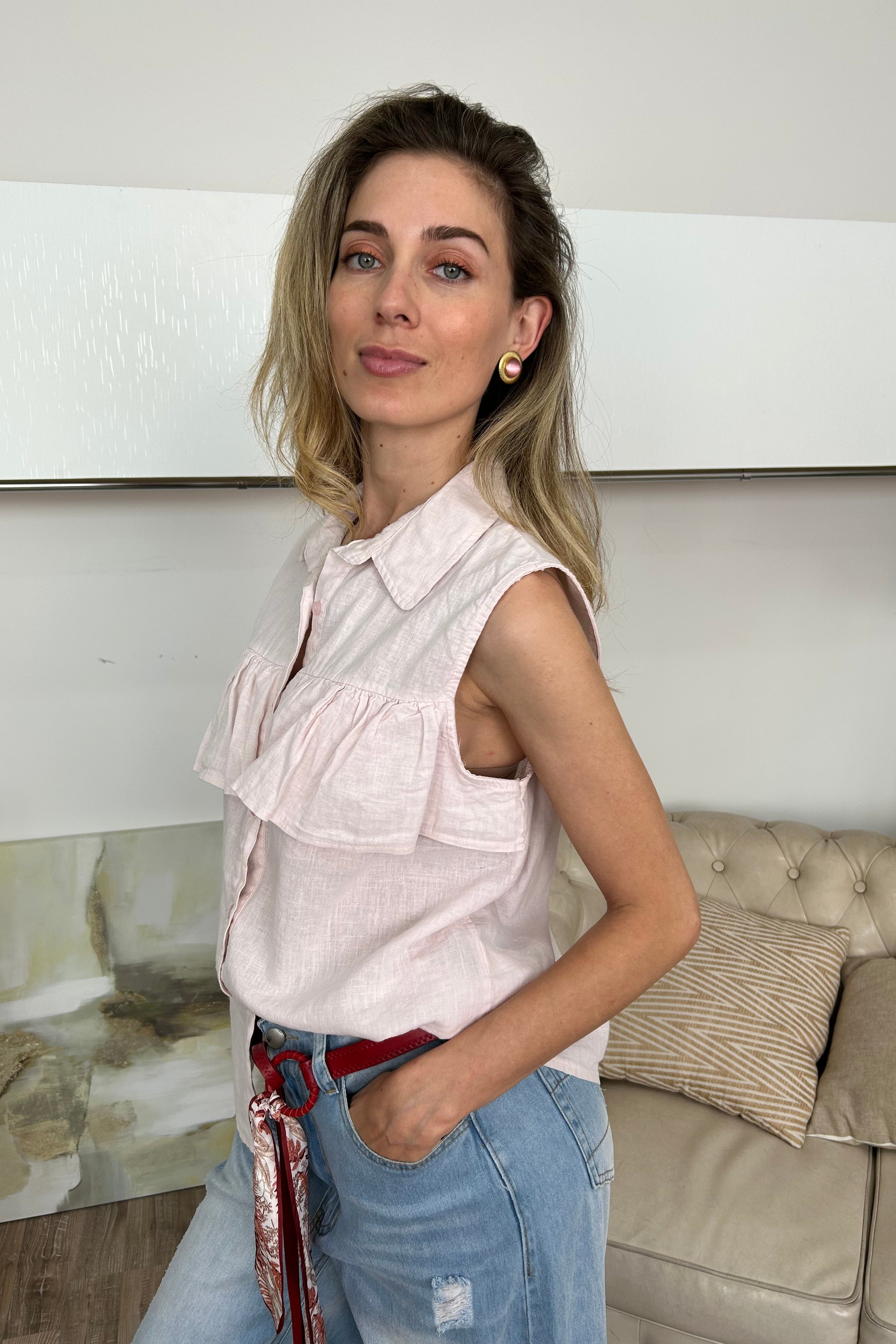 BLUSA SMANICATA CON ROUCHES COL. ROSA