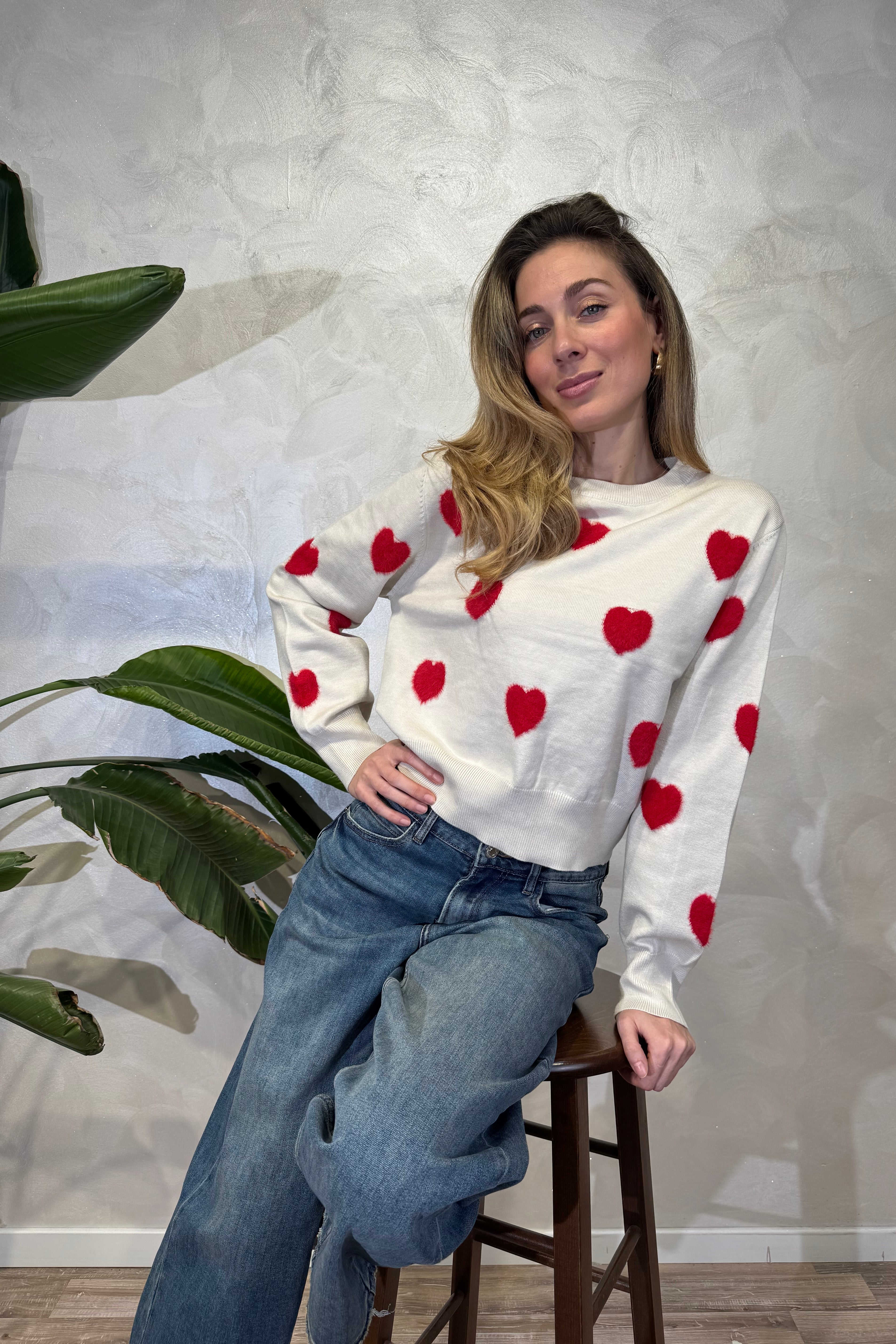 MAGLIA TRICOT CON CUORI ROSSI COL. PANNA