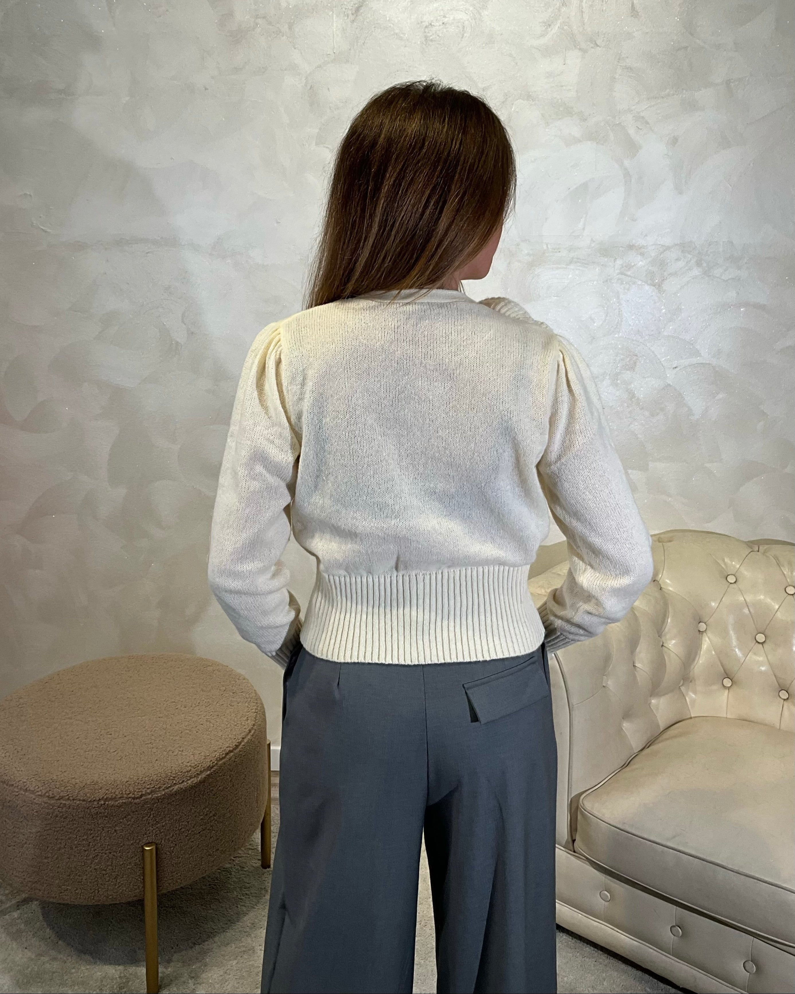 CARDIGAN CON FIORI APPLICATI COL. PANNA