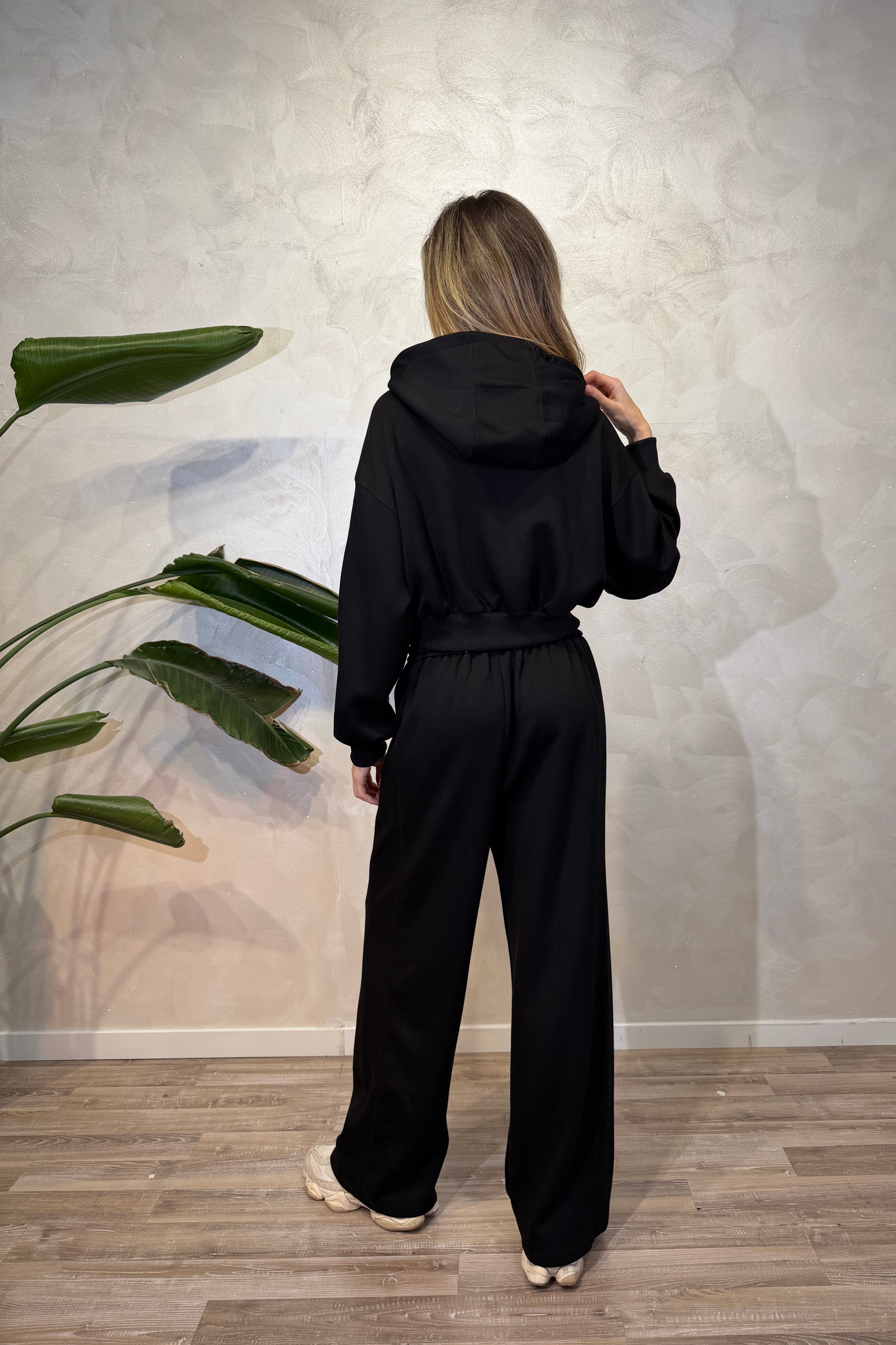 COMPLETO FELPA CON CAPPUCCIO E PANTALONI COL. NERO