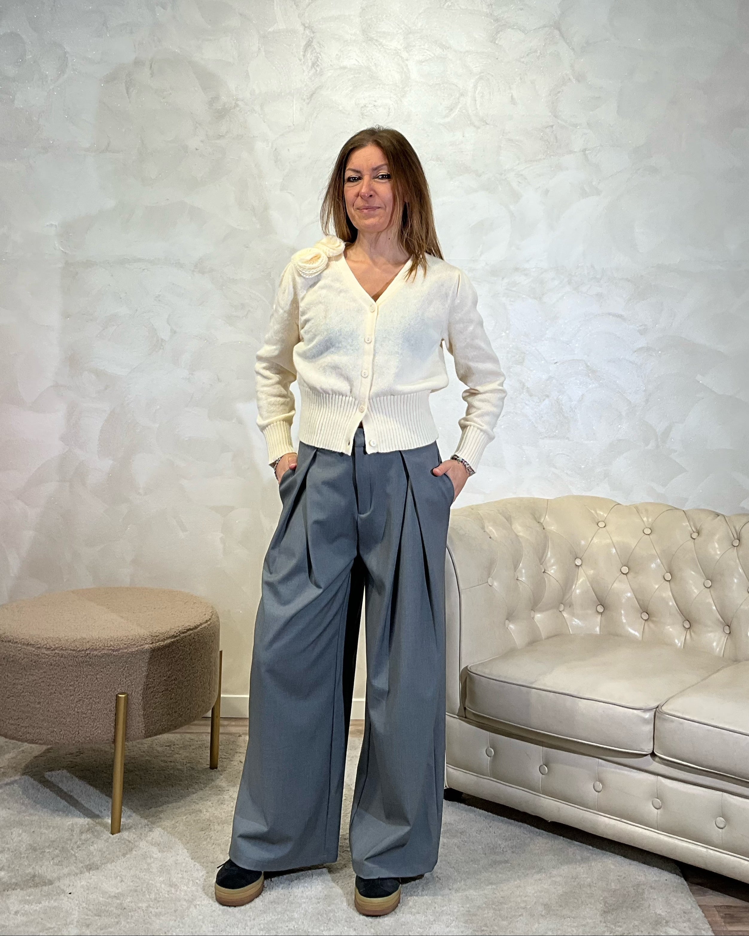 CARDIGAN CON FIORI APPLICATI COL. PANNA