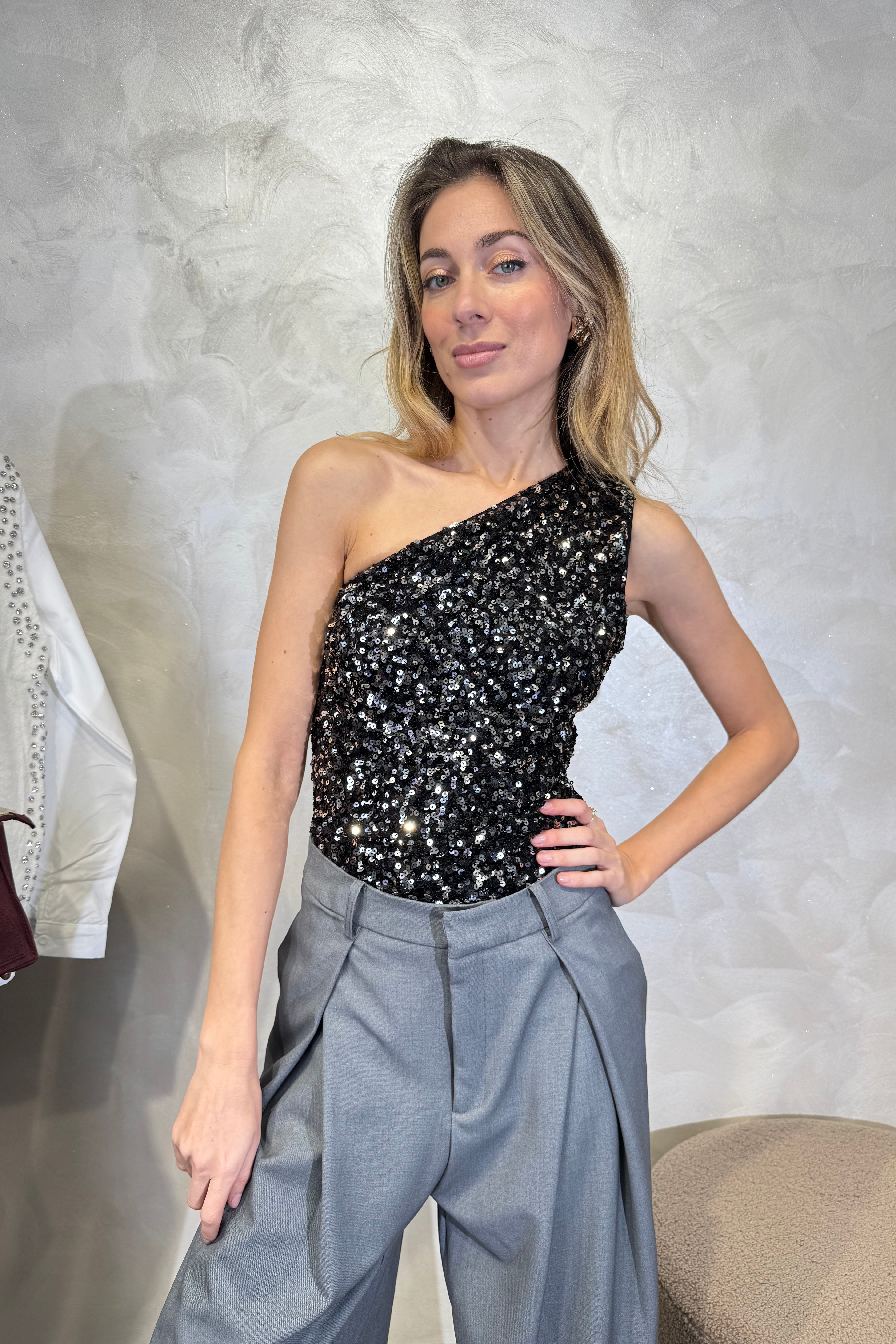 BODY MONOSPALLA IN PILLETTES COL. NERO