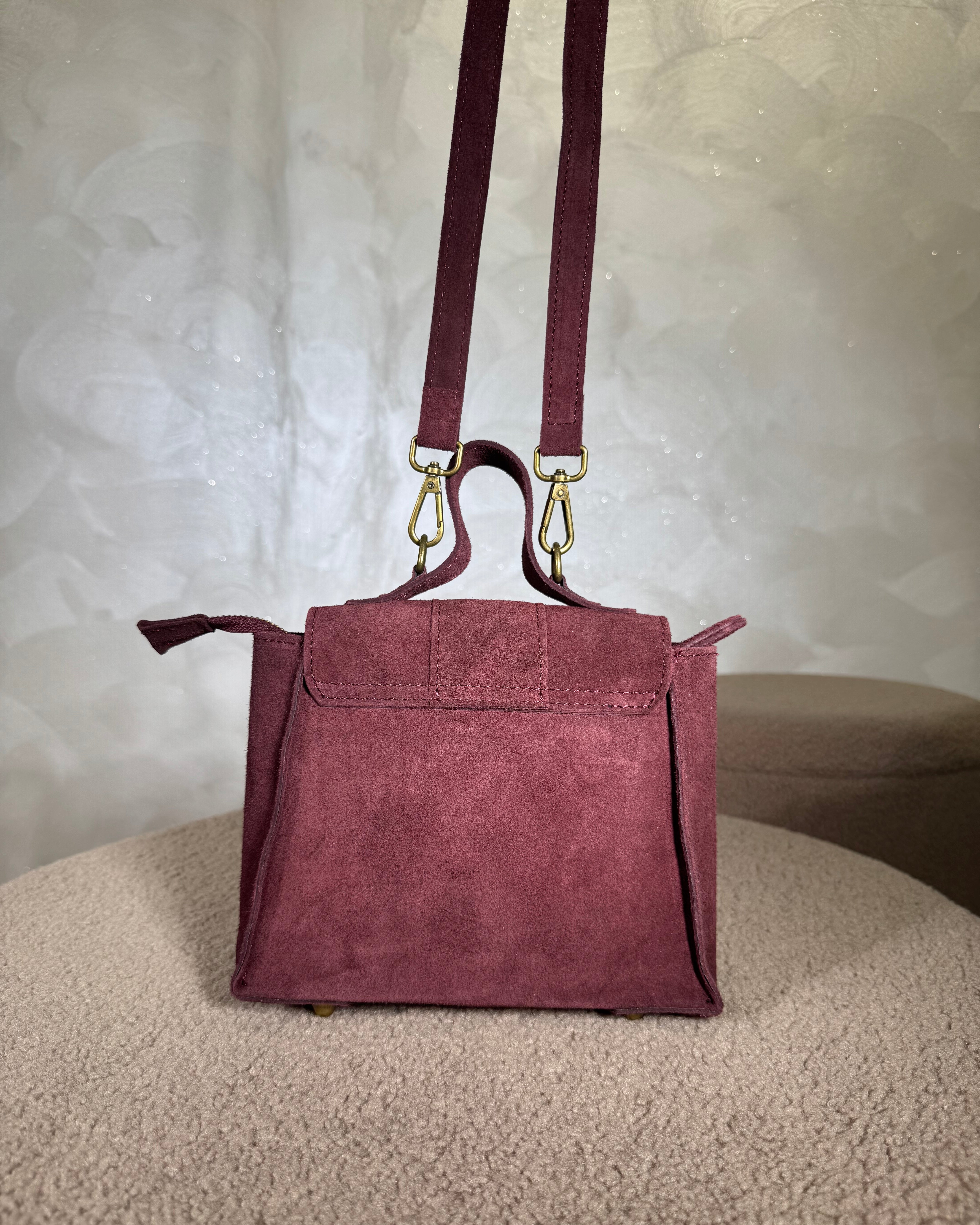 BORSA IN CAMOSCIO CON PANNELLI GEOMETRICI COL.VINO