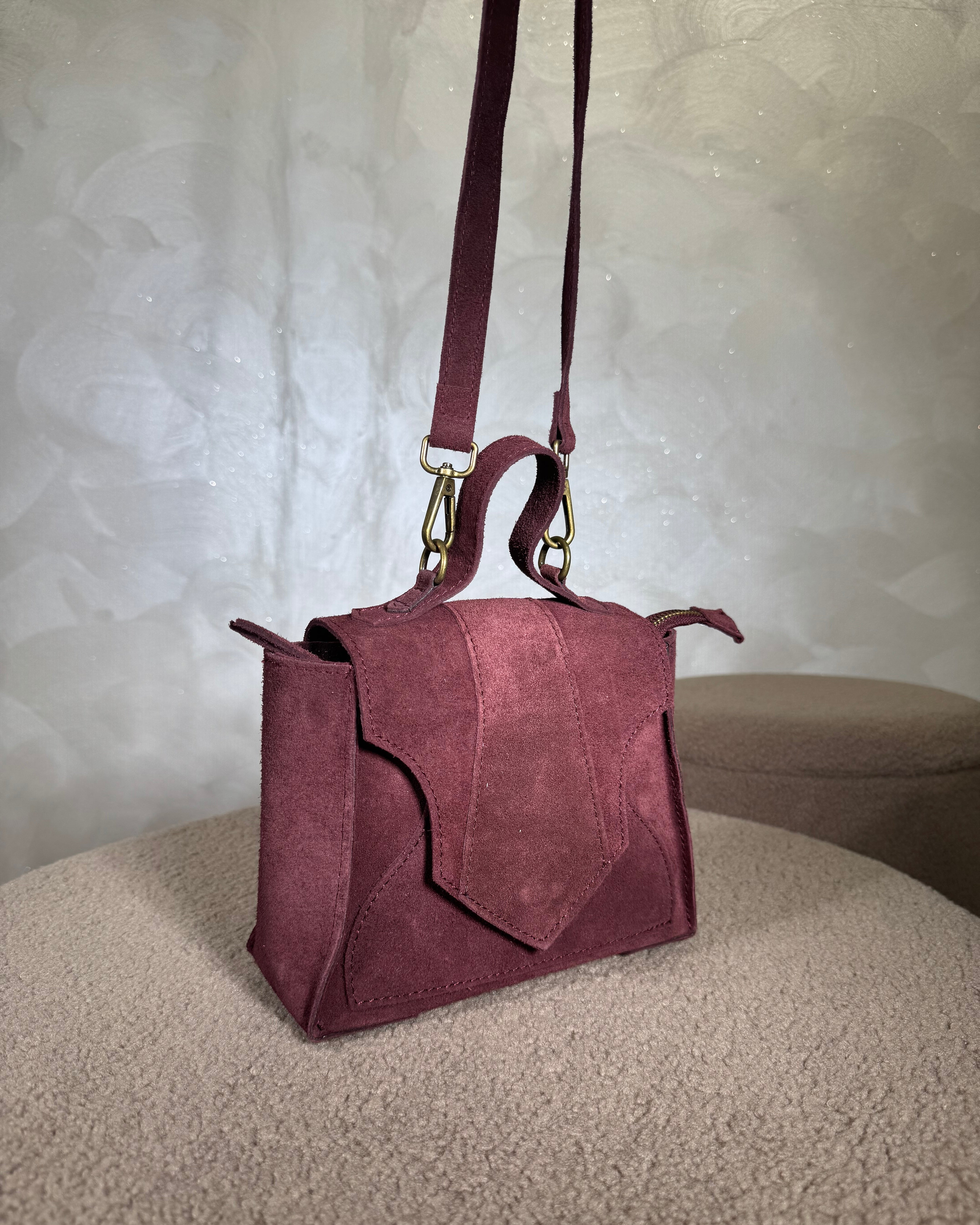 BORSA IN CAMOSCIO CON PANNELLI GEOMETRICI COL.VINO