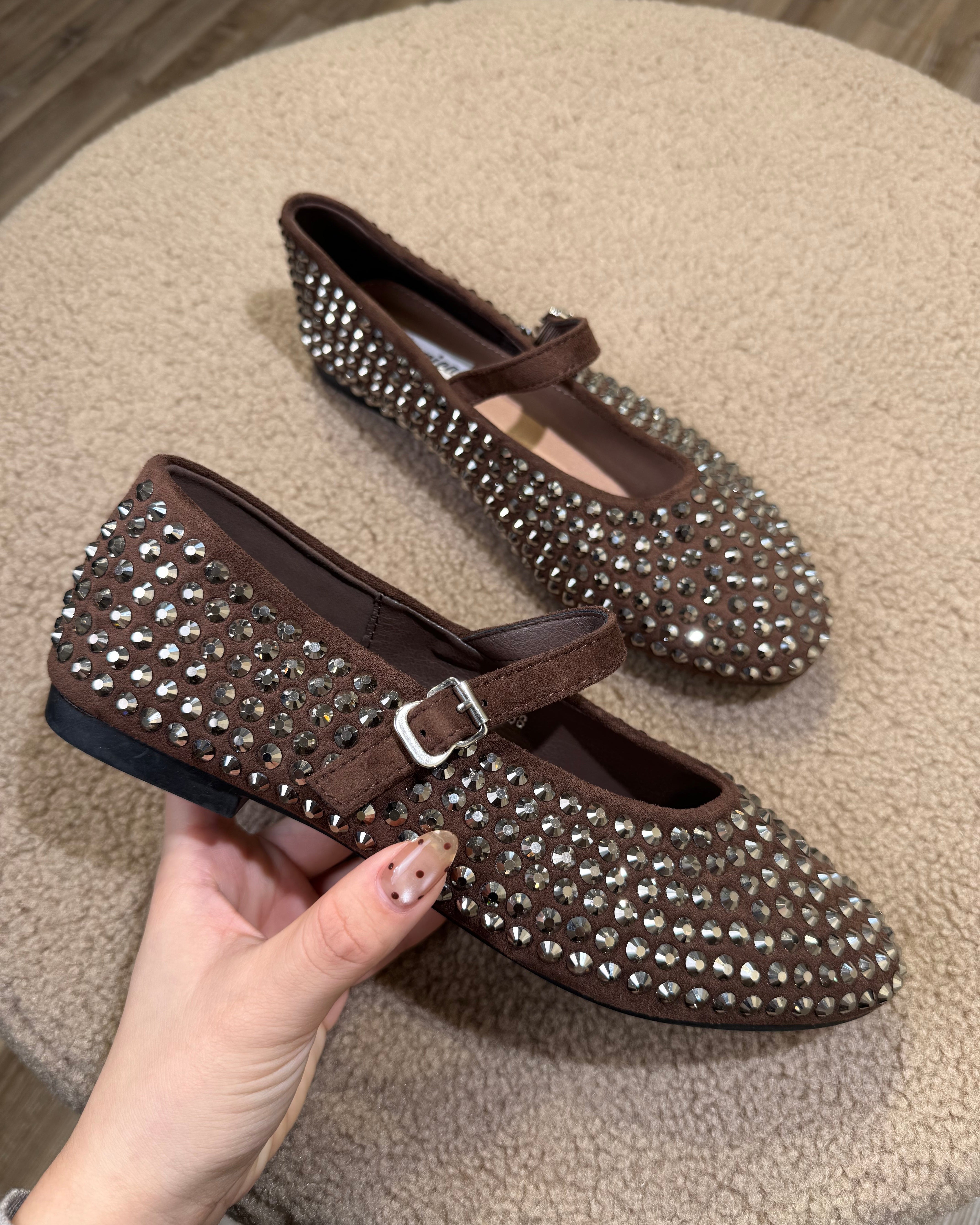 BALLERINE CON BORCHIE E CINTURINO COL.MORO