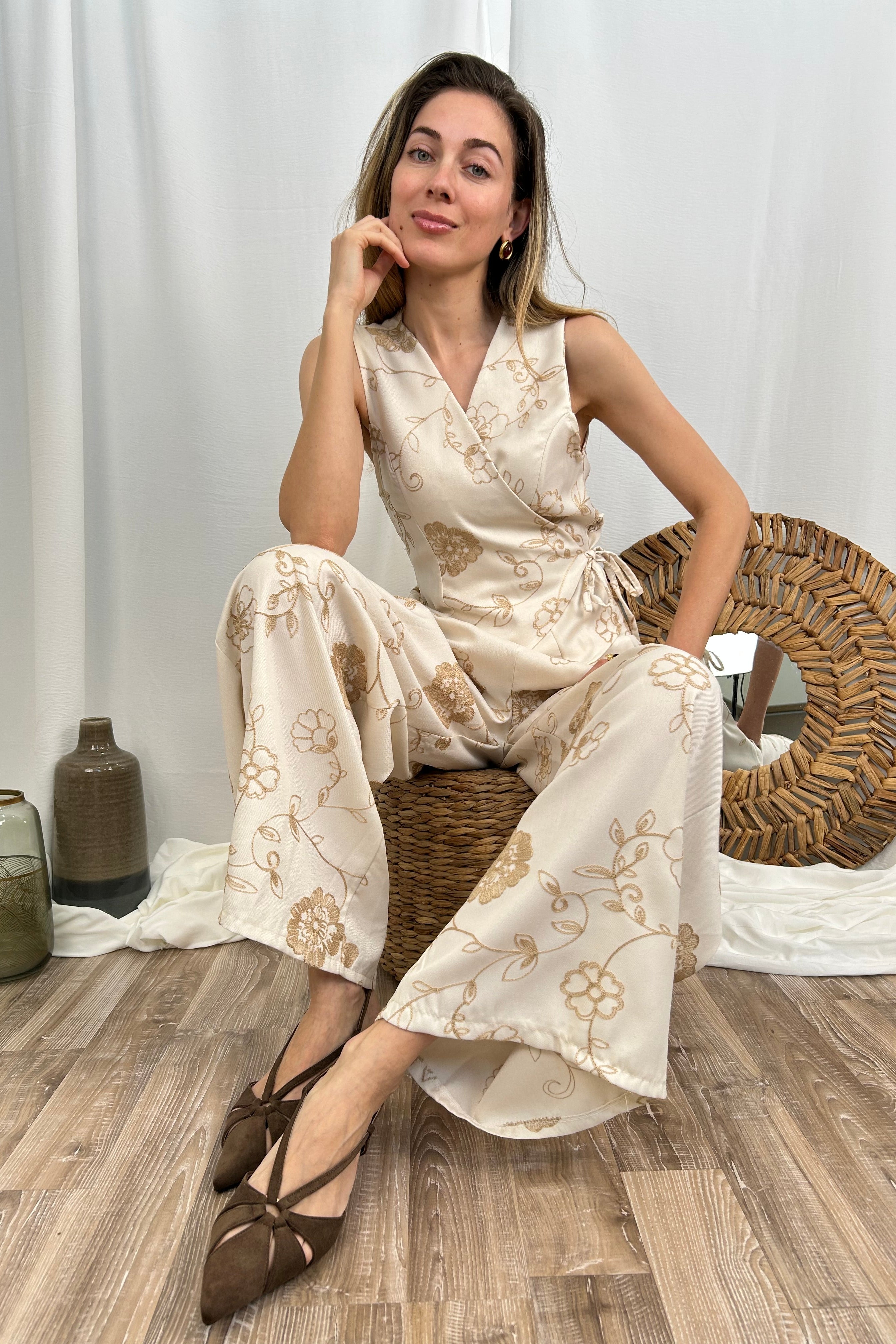 COMPLETO GILET INCROCIATO E PANTALONE VITA ALTA CON PINCES COL. NATURALE