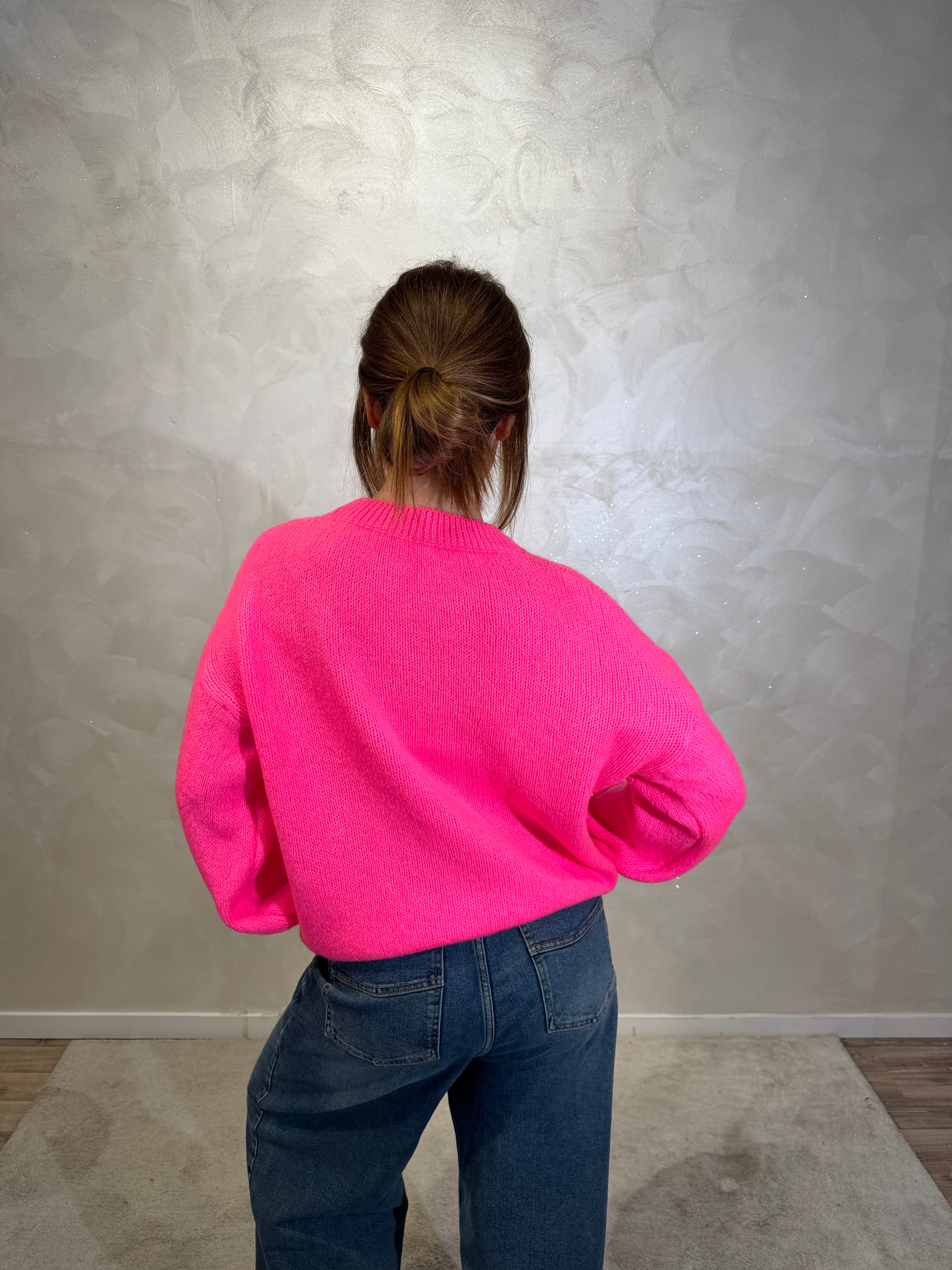 MAGLIONE CON RICAMO "ODIO TUTTI" COL. FUXIA