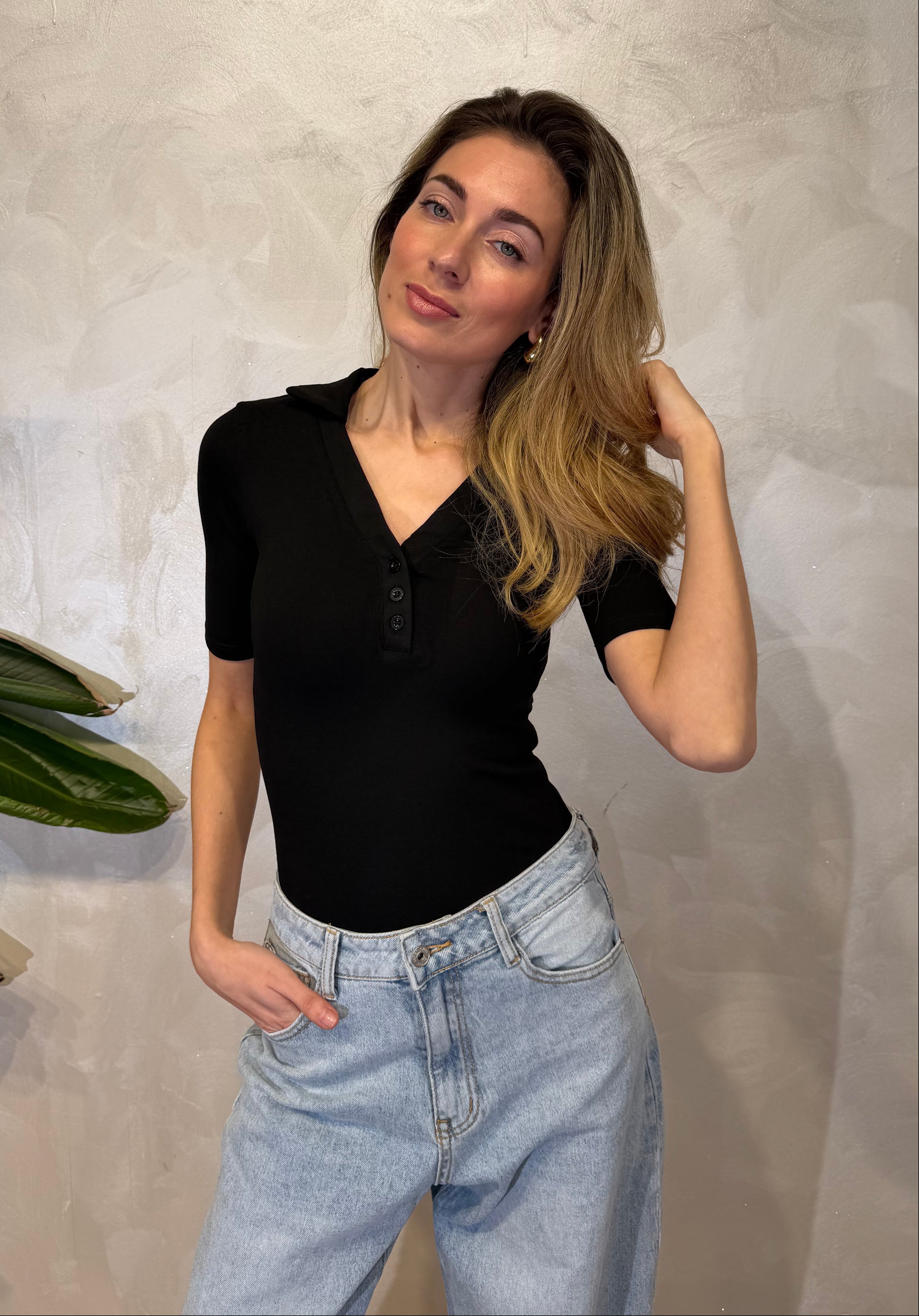 BODY ADERENTE CON SCOLLO POLO A BOTTONCINI COL.NERO