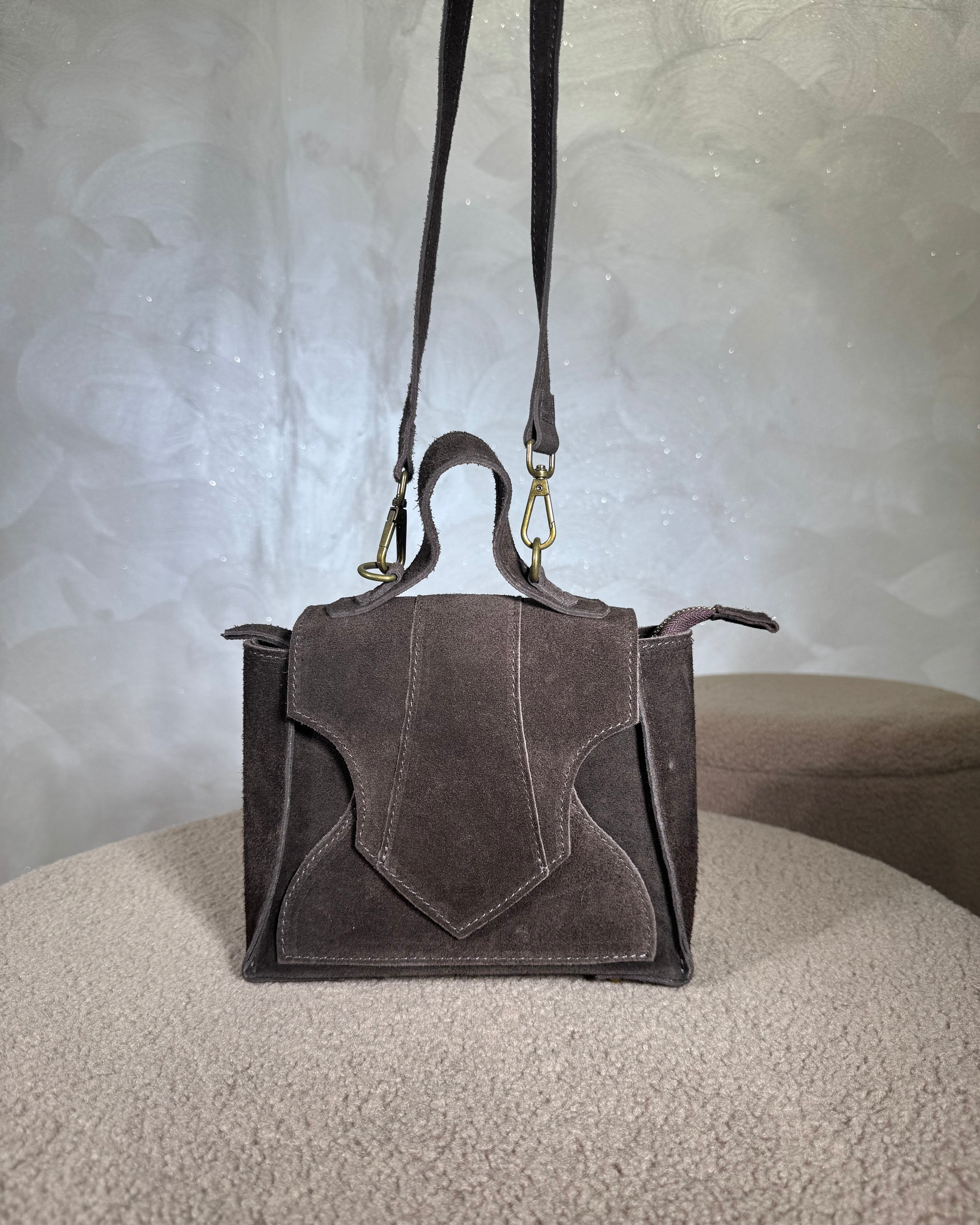 BORSA IN CAMOSCIO CON PANNELLI GEOMETRICI COL. MORO