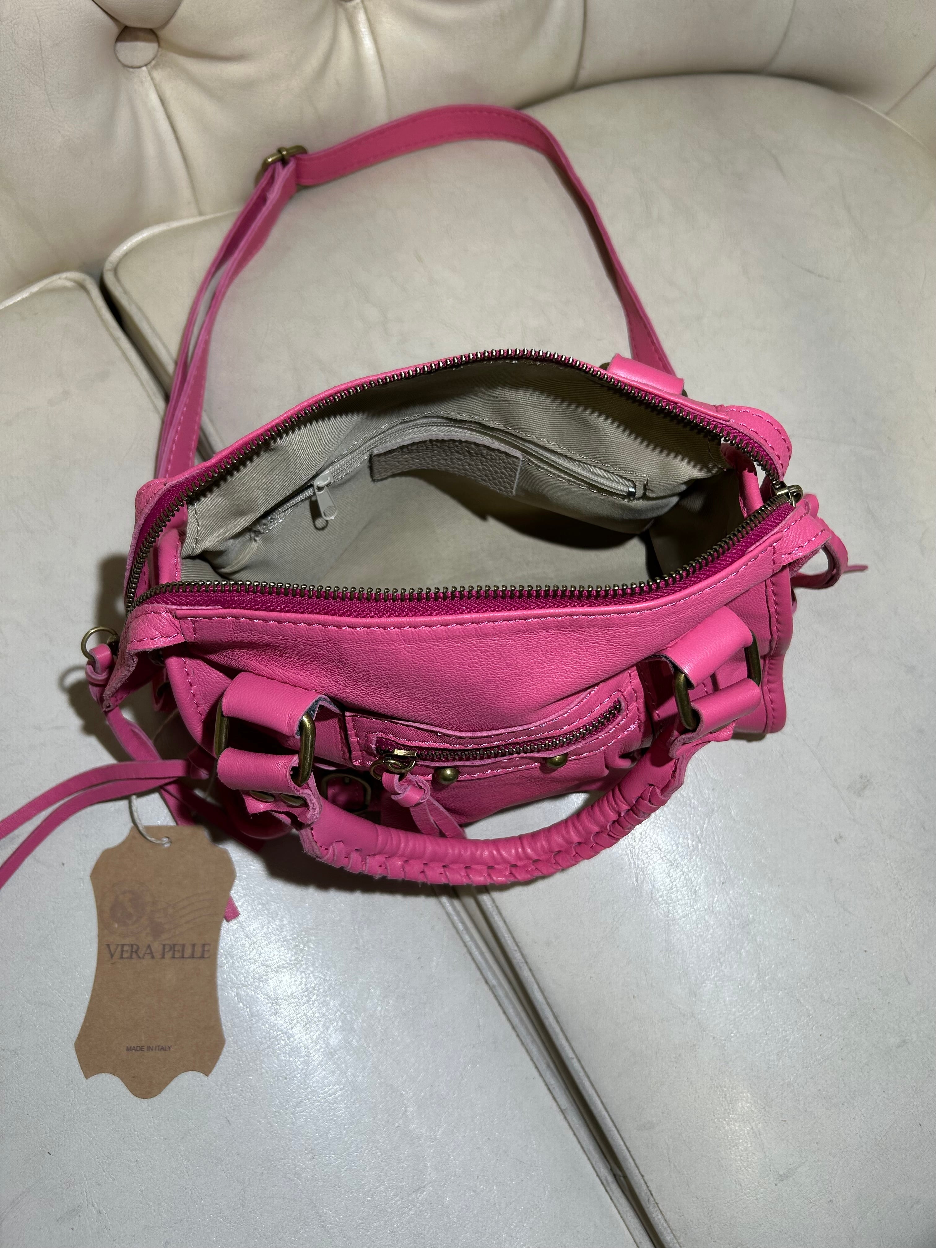 BORSA IN VERA PELLE CON ZIP E DETTAGLI METALLICI COL.FUXIA