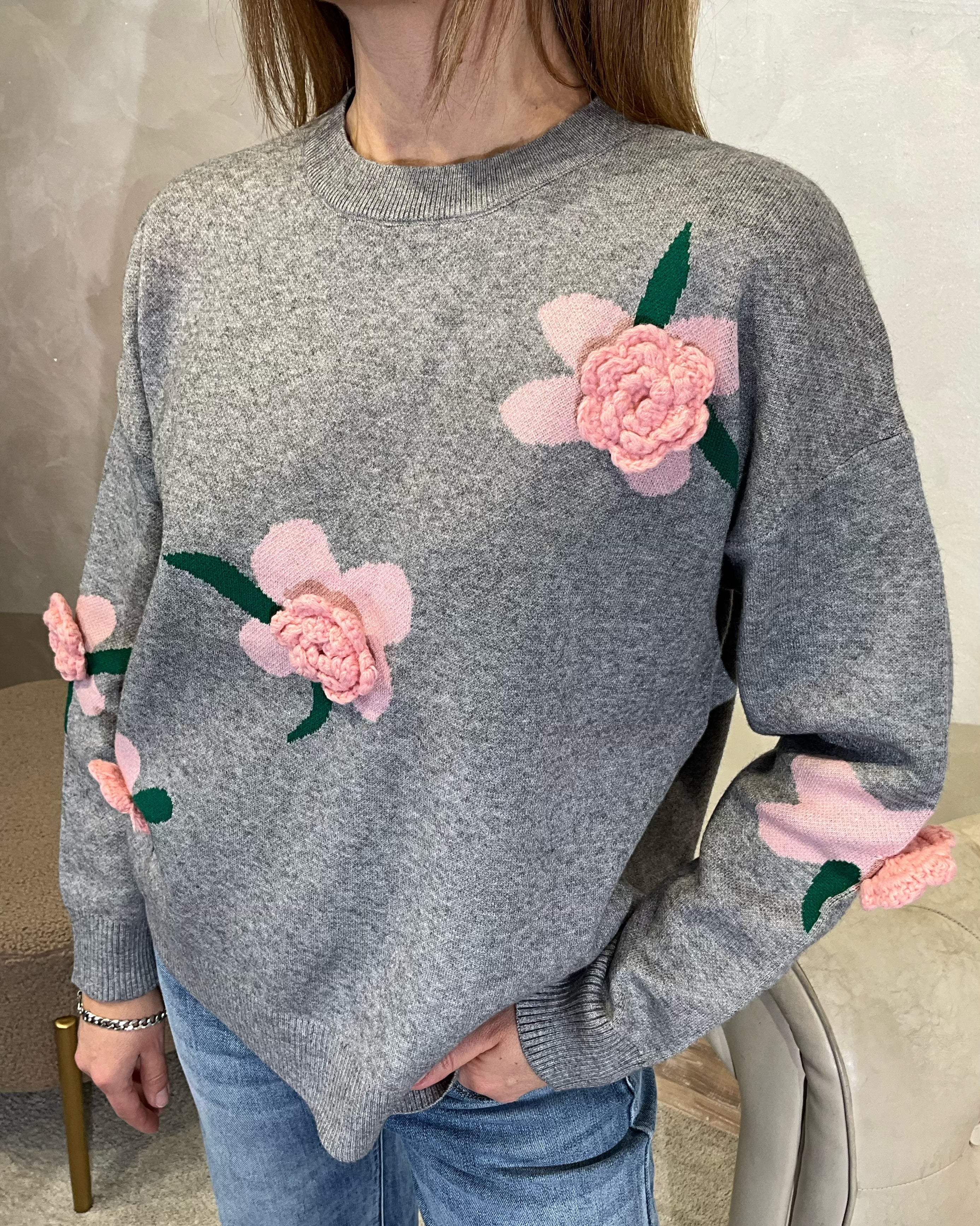 MAGLIA CON RICAMO FLOREALE COL. GRIGIO