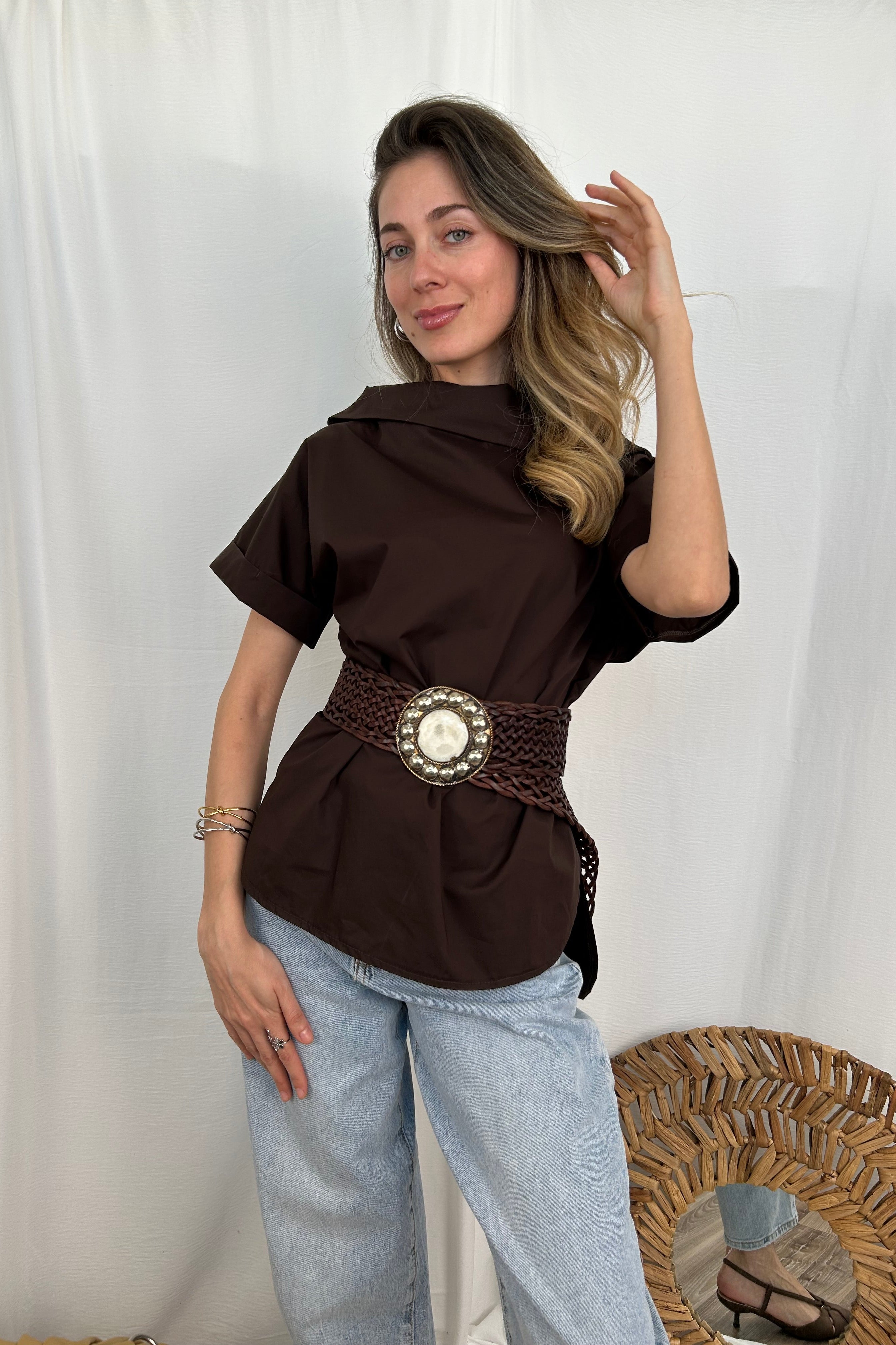 CAMICIA BLUSA COLLO A BARCA CON ABBOTTONATURA DIETRO COL. BLACK COFFEE
