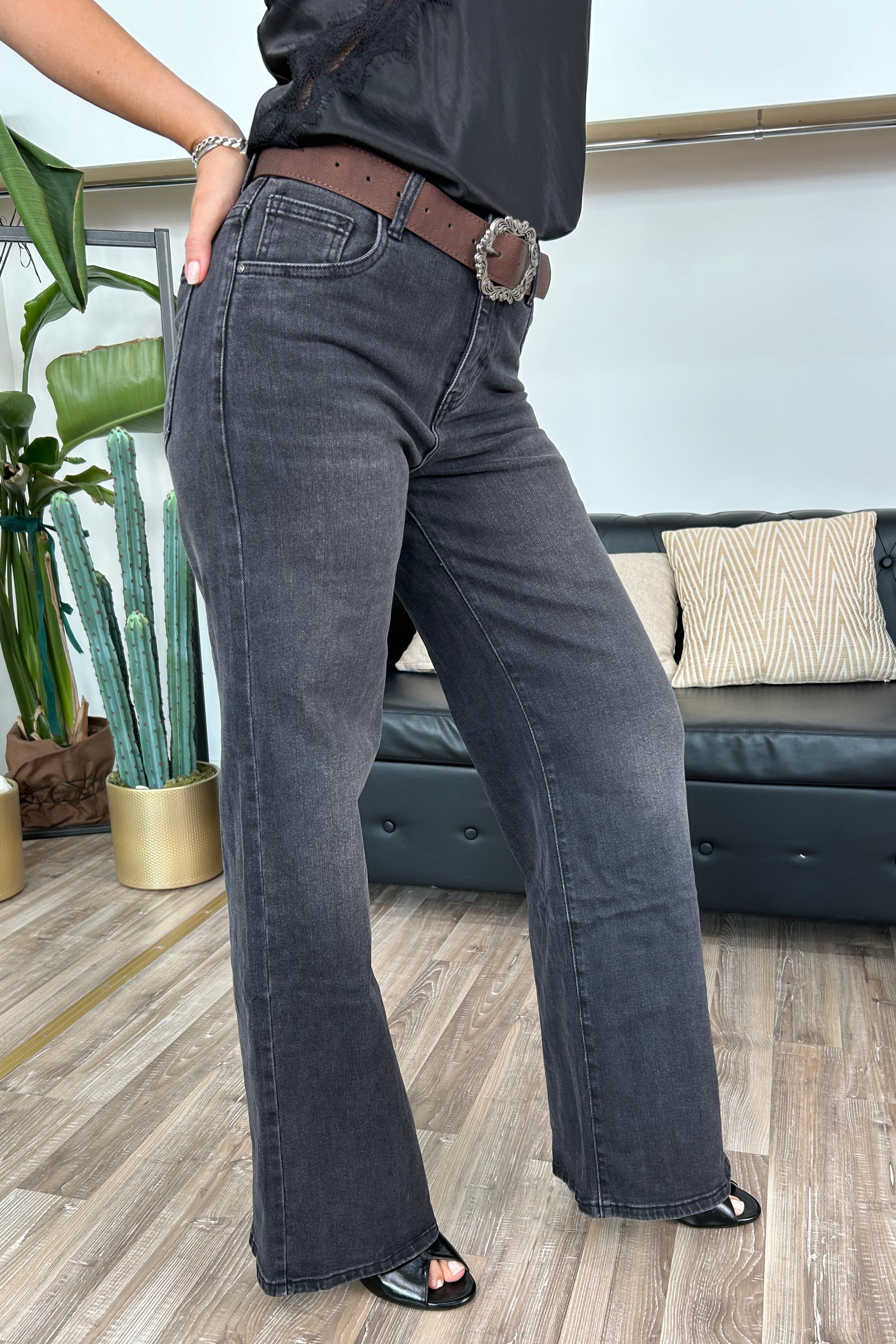 JEANS NERO PALAZZO CON CINTURA DECORATIVA MOD. NADIA