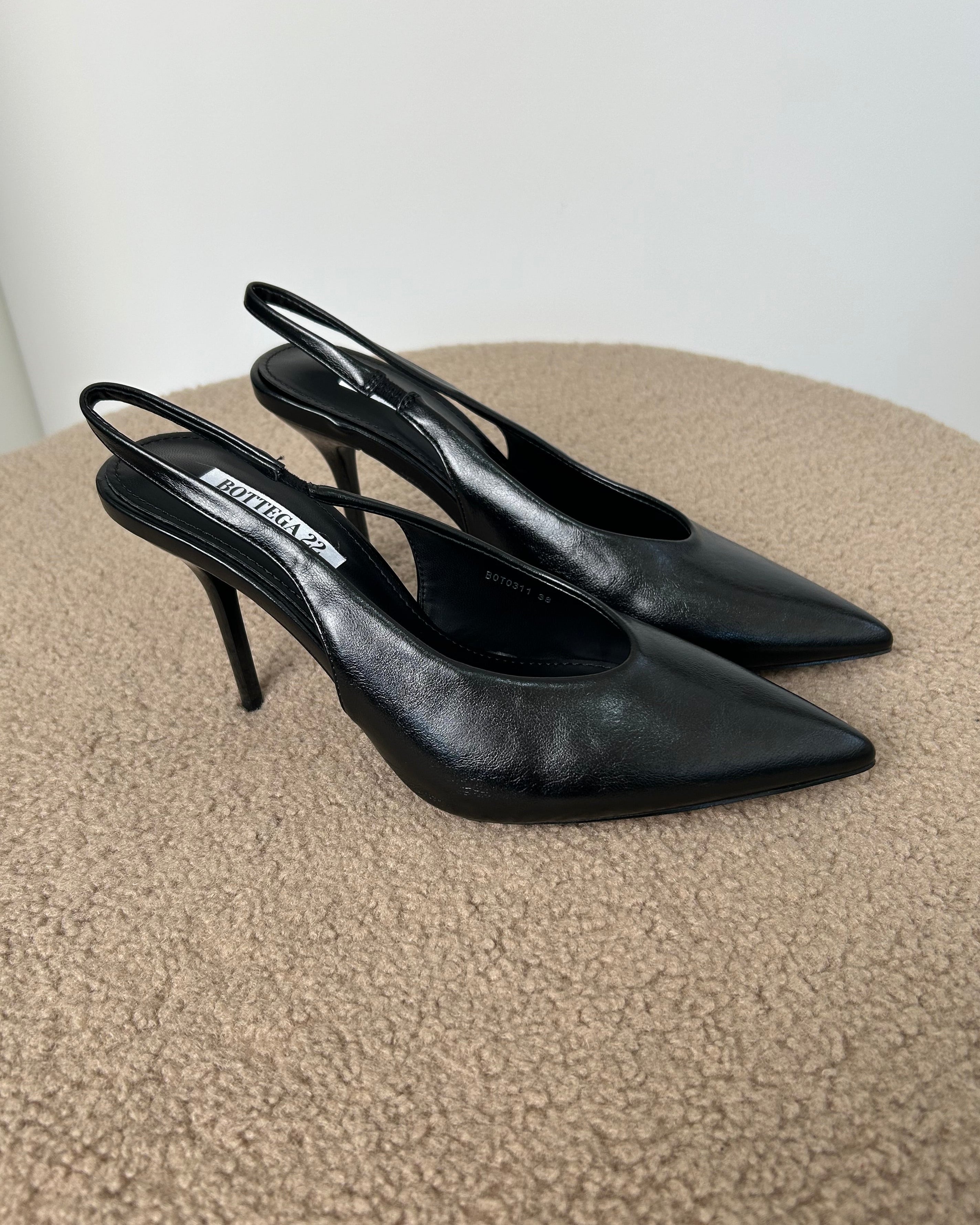 DÉCOLLETÉ SLINGBACK A PUNTA AFFUSOLATA COL. NERO