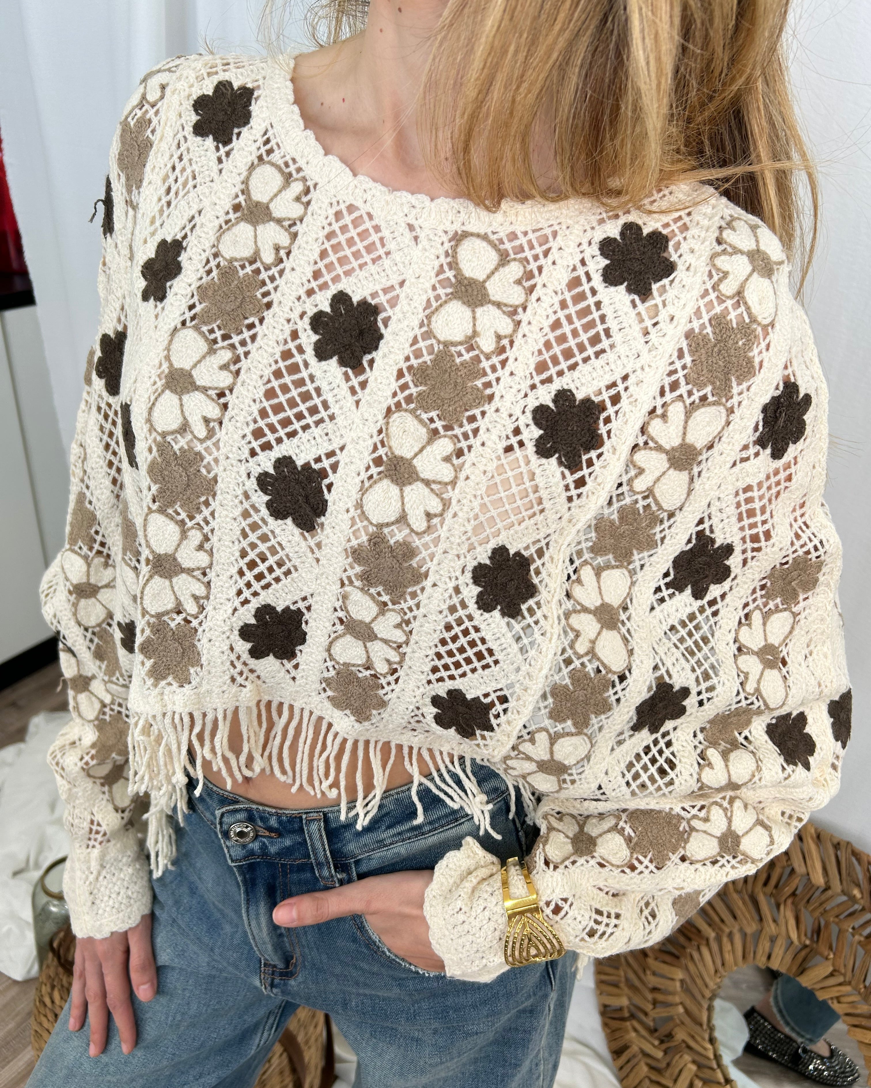 MAGLIA PONCHO TRAFORATA CON MOTIVI FLOREALI COL. NATURALE