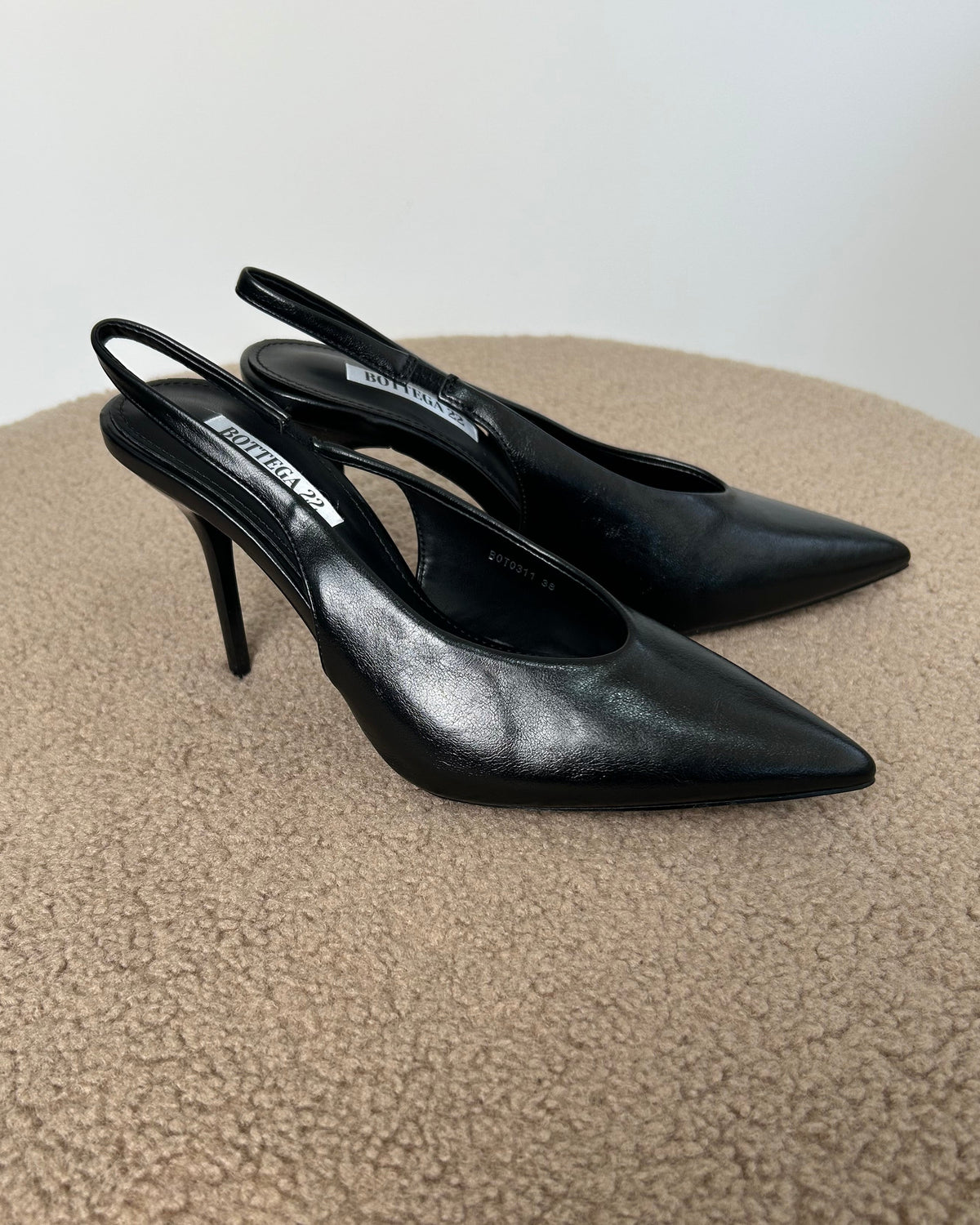 DÉCOLLETÉ SLINGBACK A PUNTA AFFUSOLATA COL. NERO