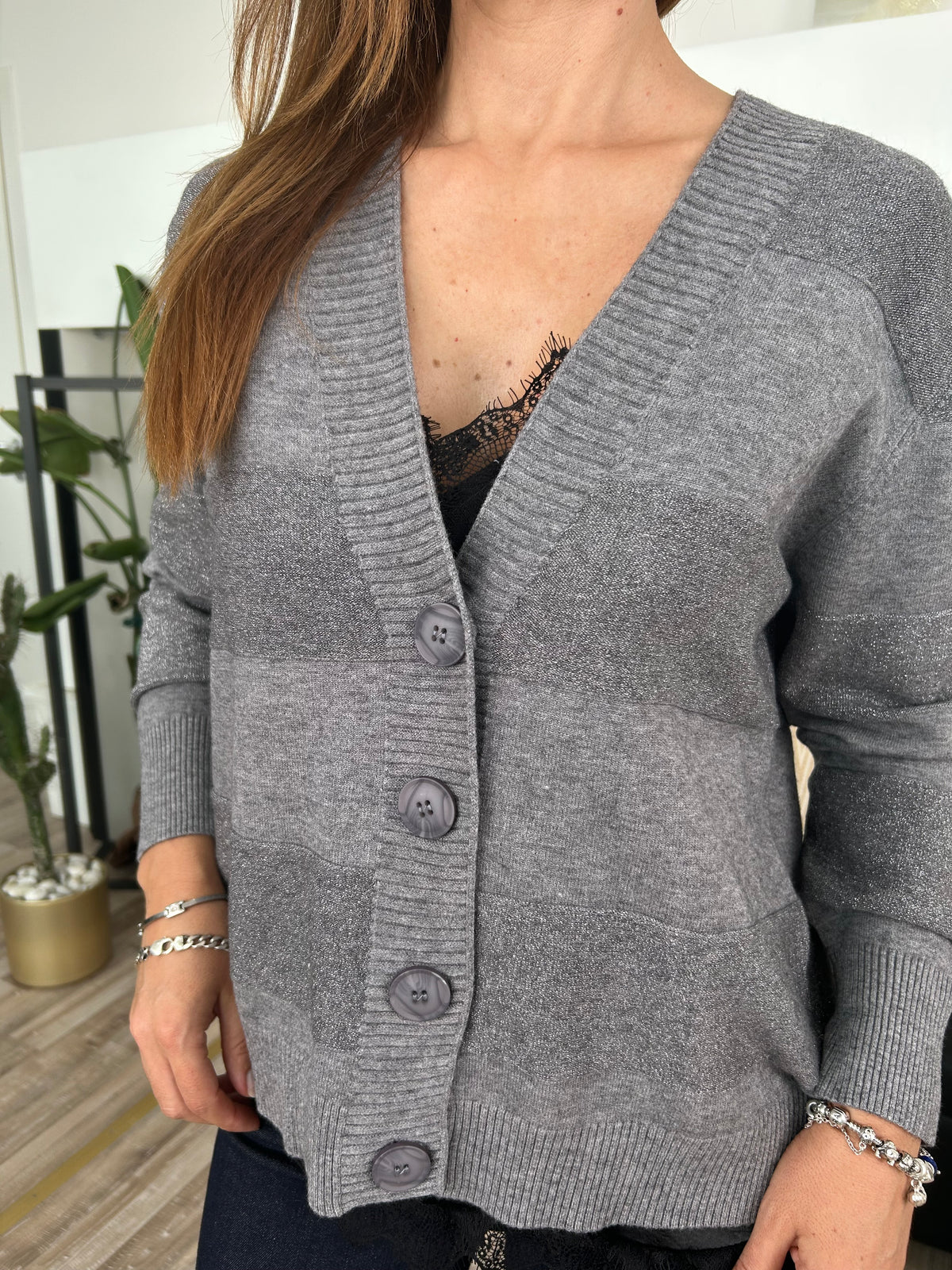 CARDIGAN CON RIGHE UNITE E LUREX SCOLLO A V COL GRIGIO