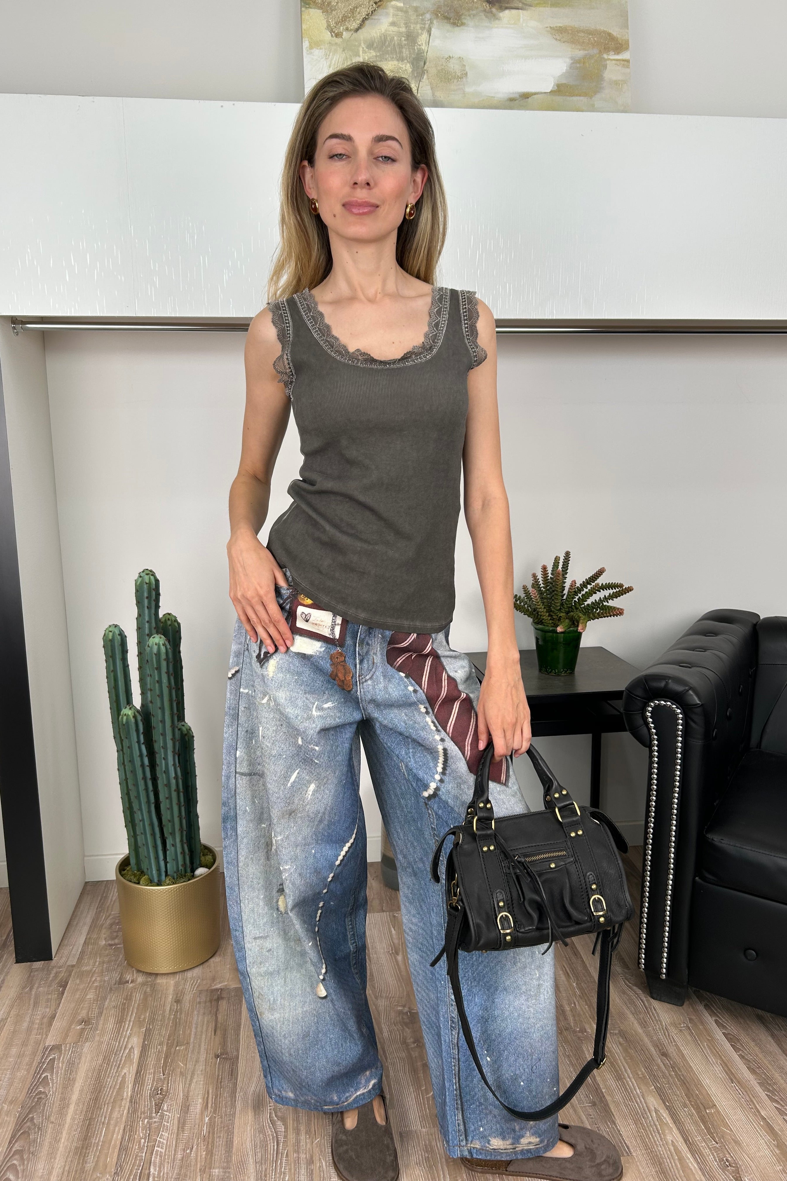 TOP IN COTONE A COSTINE CON INSERTI IN PIZZO TINTURA A FREDDO COL FANGO