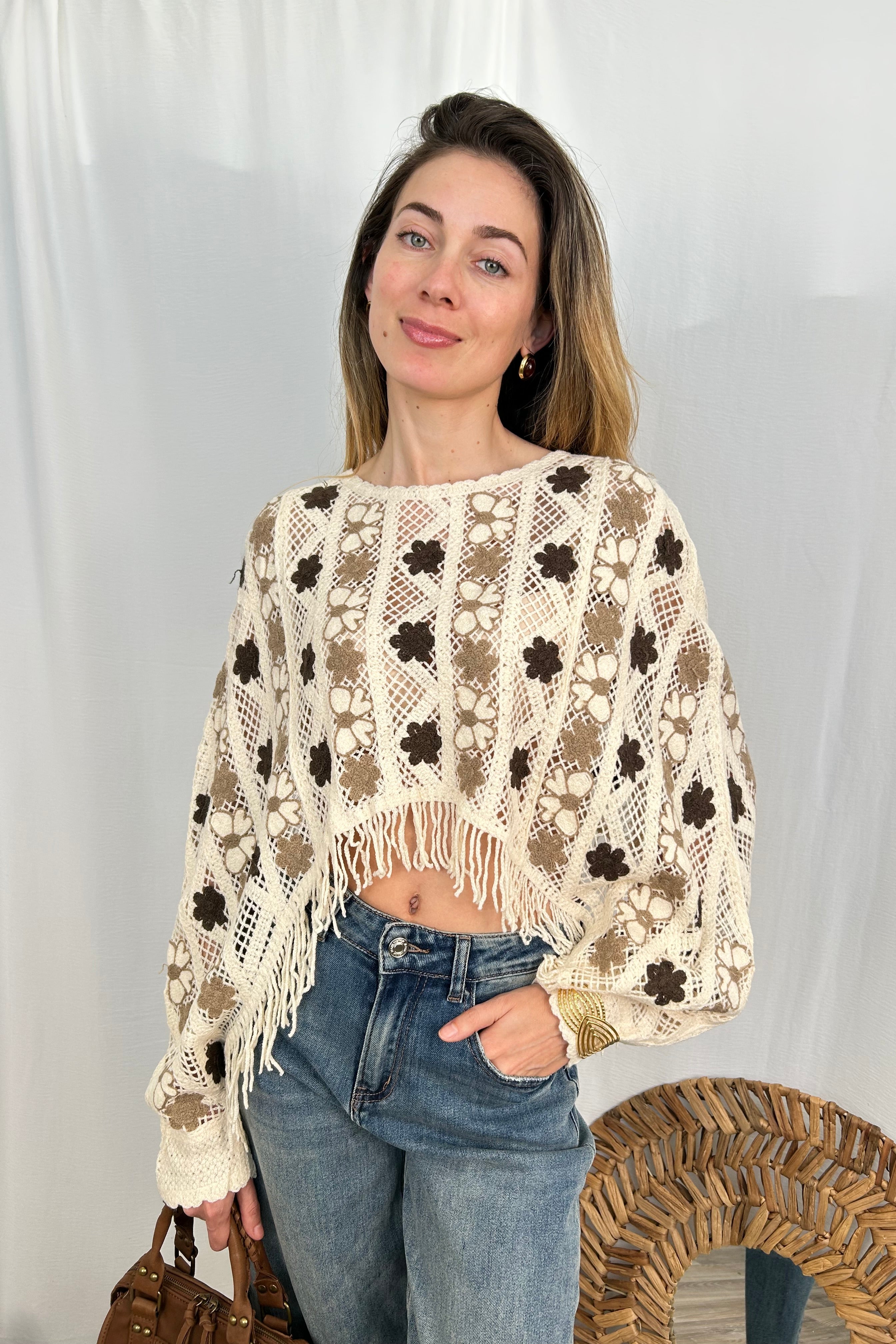 MAGLIA PONCHO TRAFORATA CON MOTIVI FLOREALI COL. NATURALE