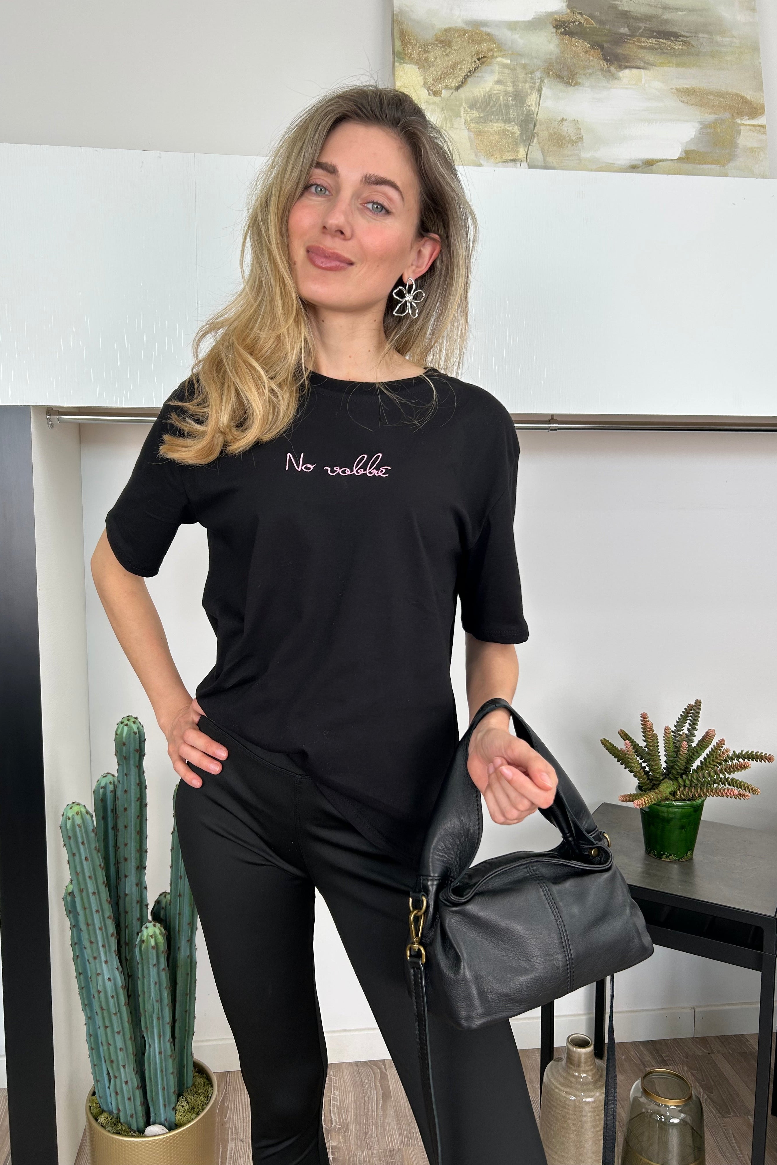 T‑SHIRT COTONE 100% CON SCRITTA “NO VABBÉ” COL. NERO
