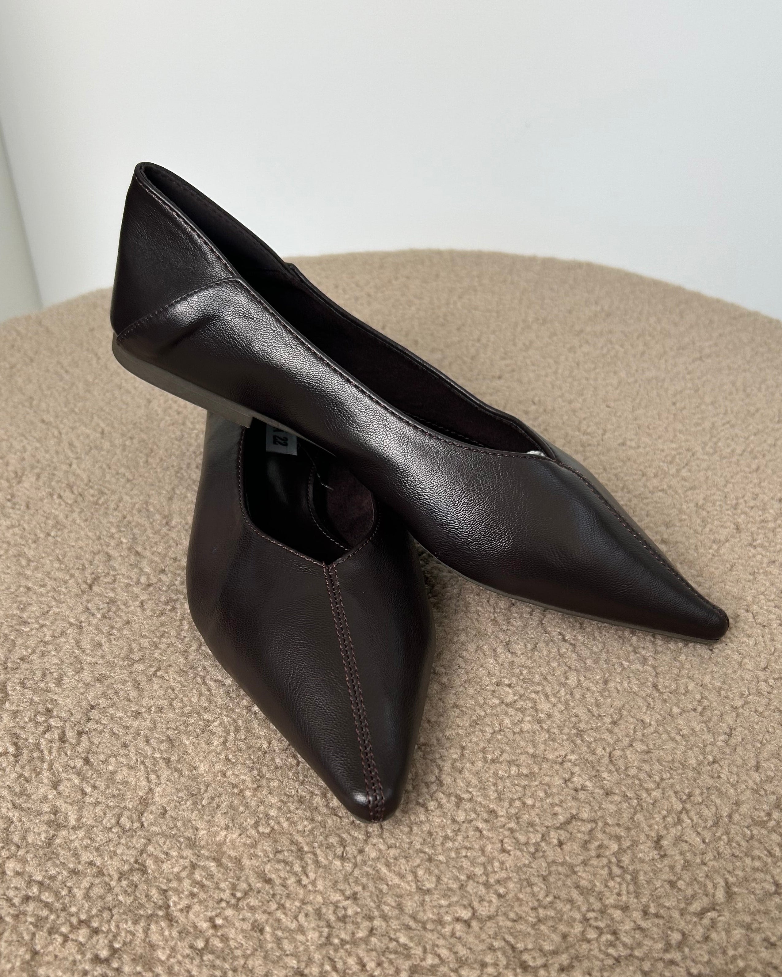 BALLERINA MINIMAL CHIC CON PUNTA AFFUSOLATA COL. MORO