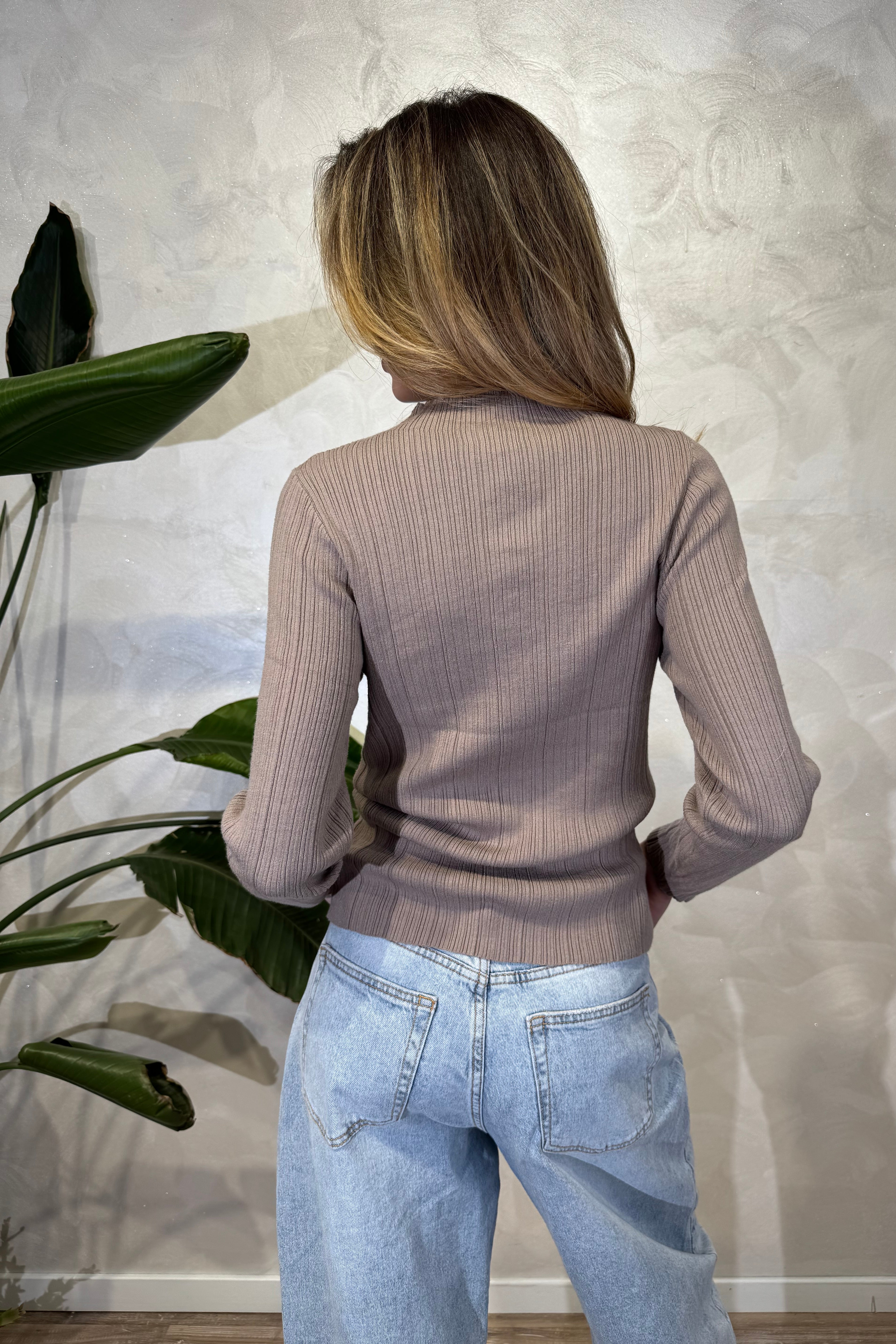 MAGLIA COSTINA CON DETTAGLI FLOWER COL. SABBIA