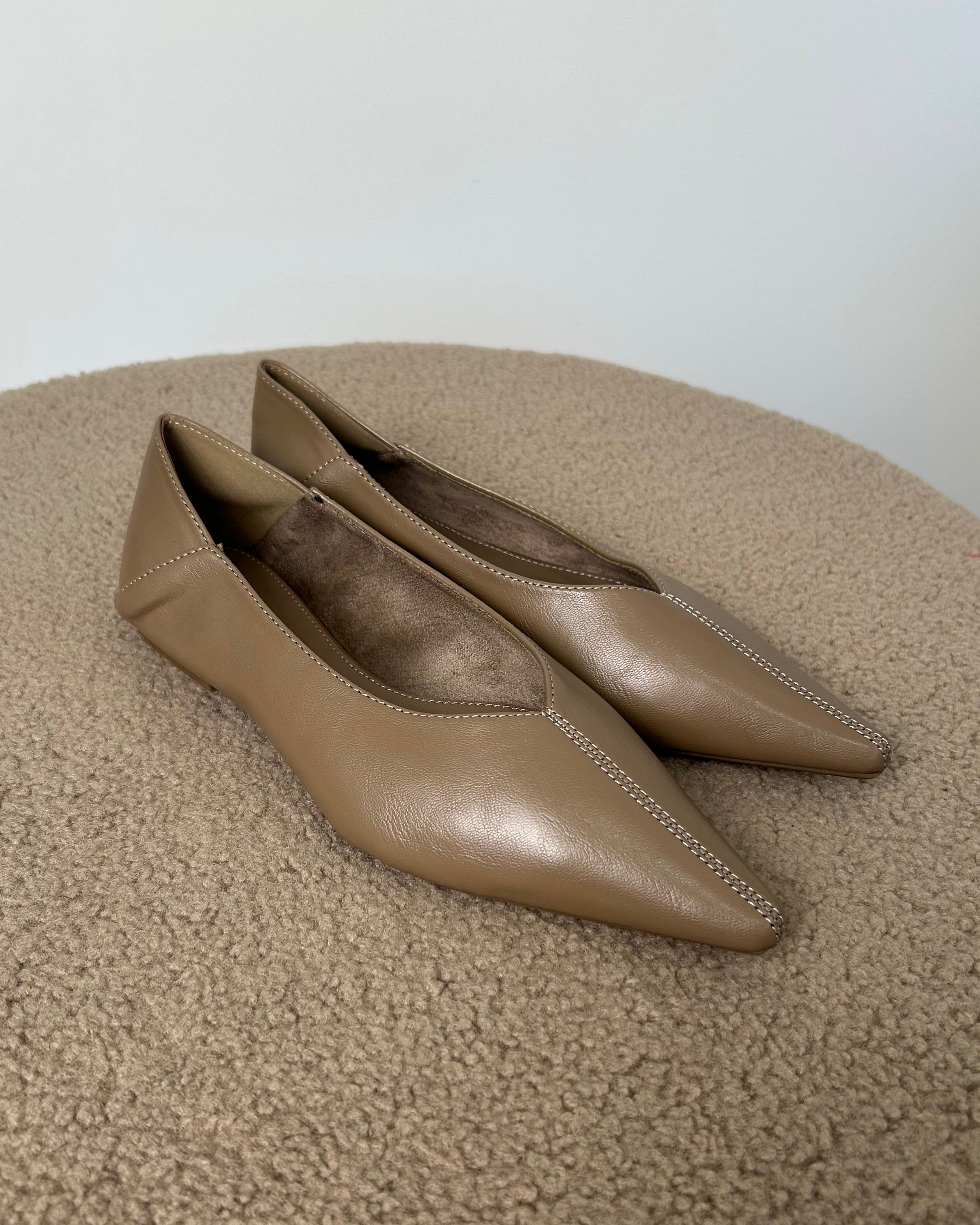 BALLERINA MINIMAL CHIC CON PUNTA AFFUSOLATA COL. TAUPE
