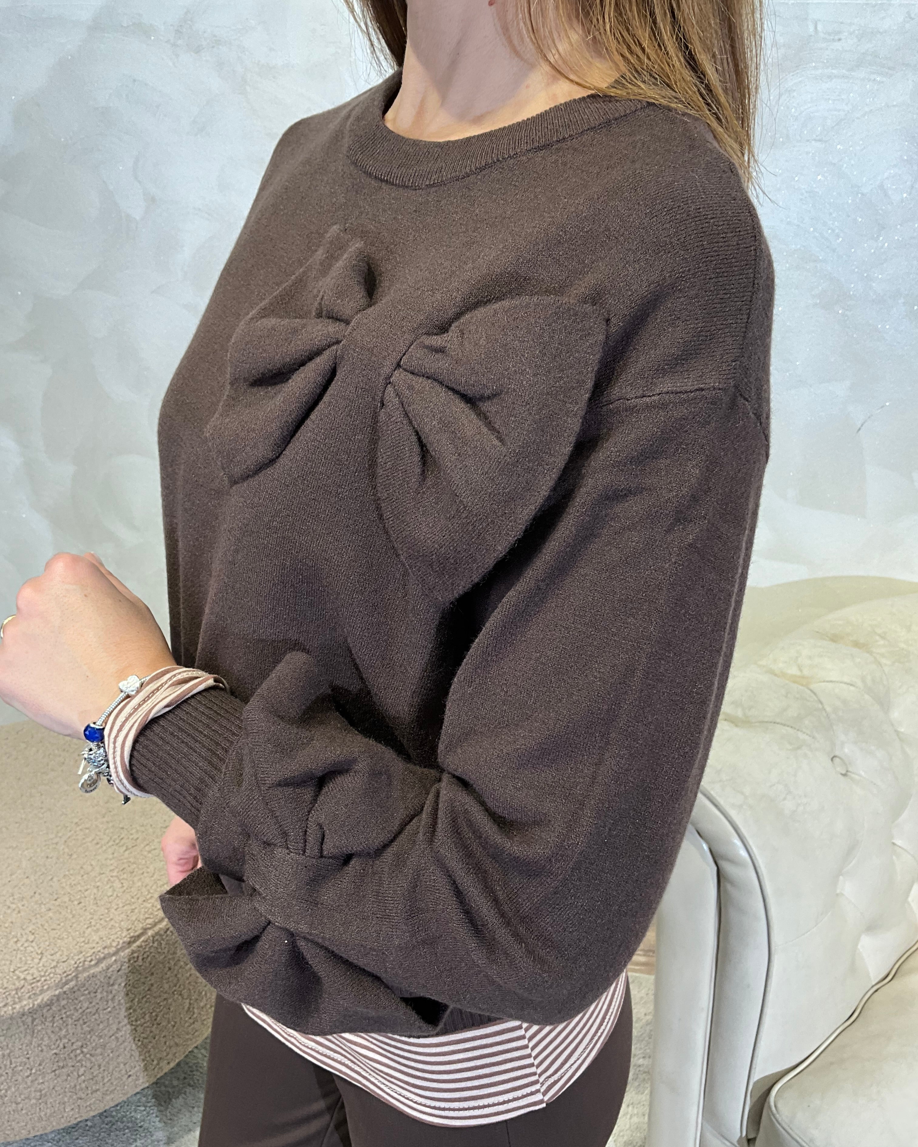 MAGLIA CON MAXI FIOCCO DECORATIVO COL. MORO