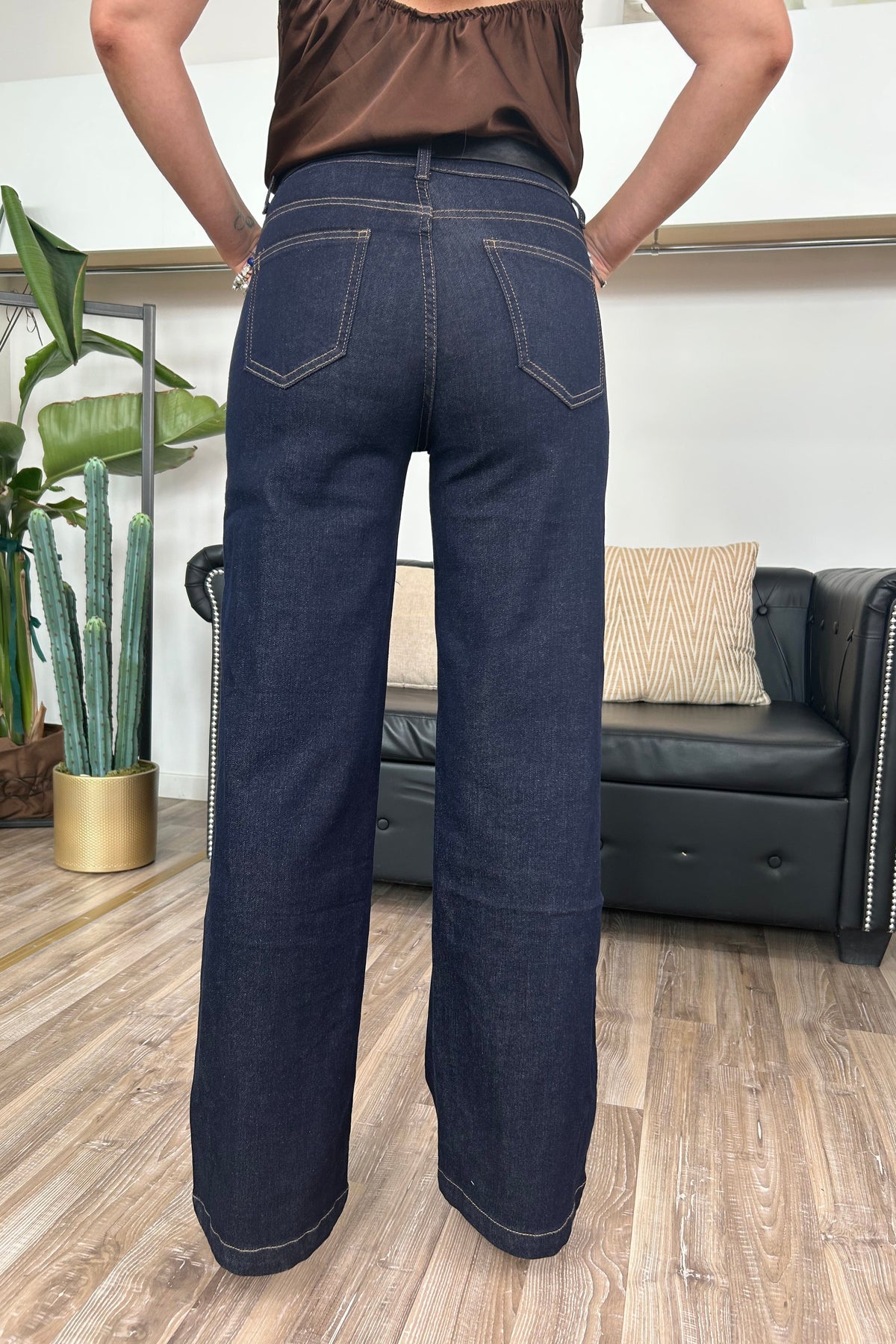 JEANS AURORA DÉLAVÉ CON CINTURA NERA