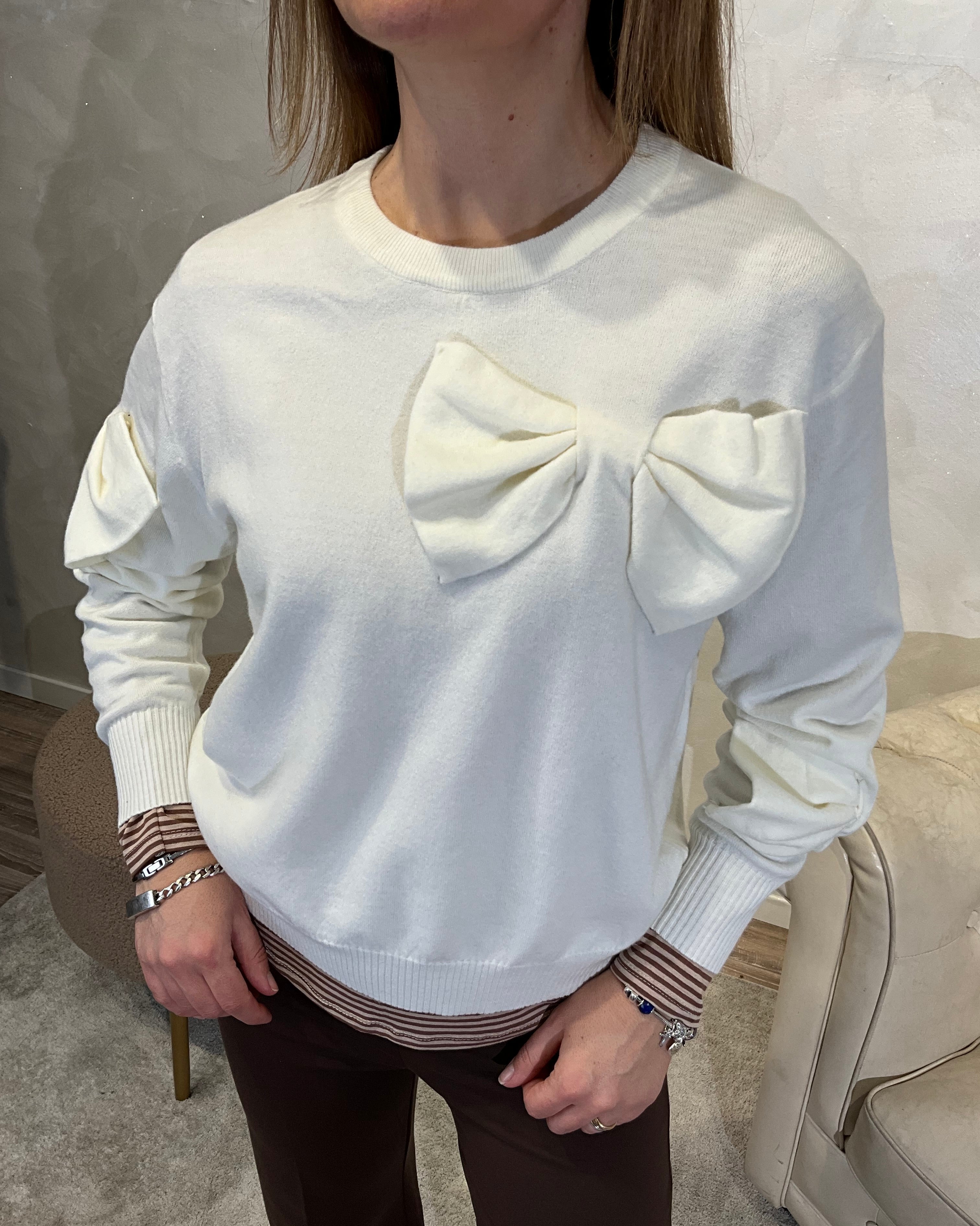 MAGLIA CON MAXI FIOCCO DECORATIVO COL. PANNA