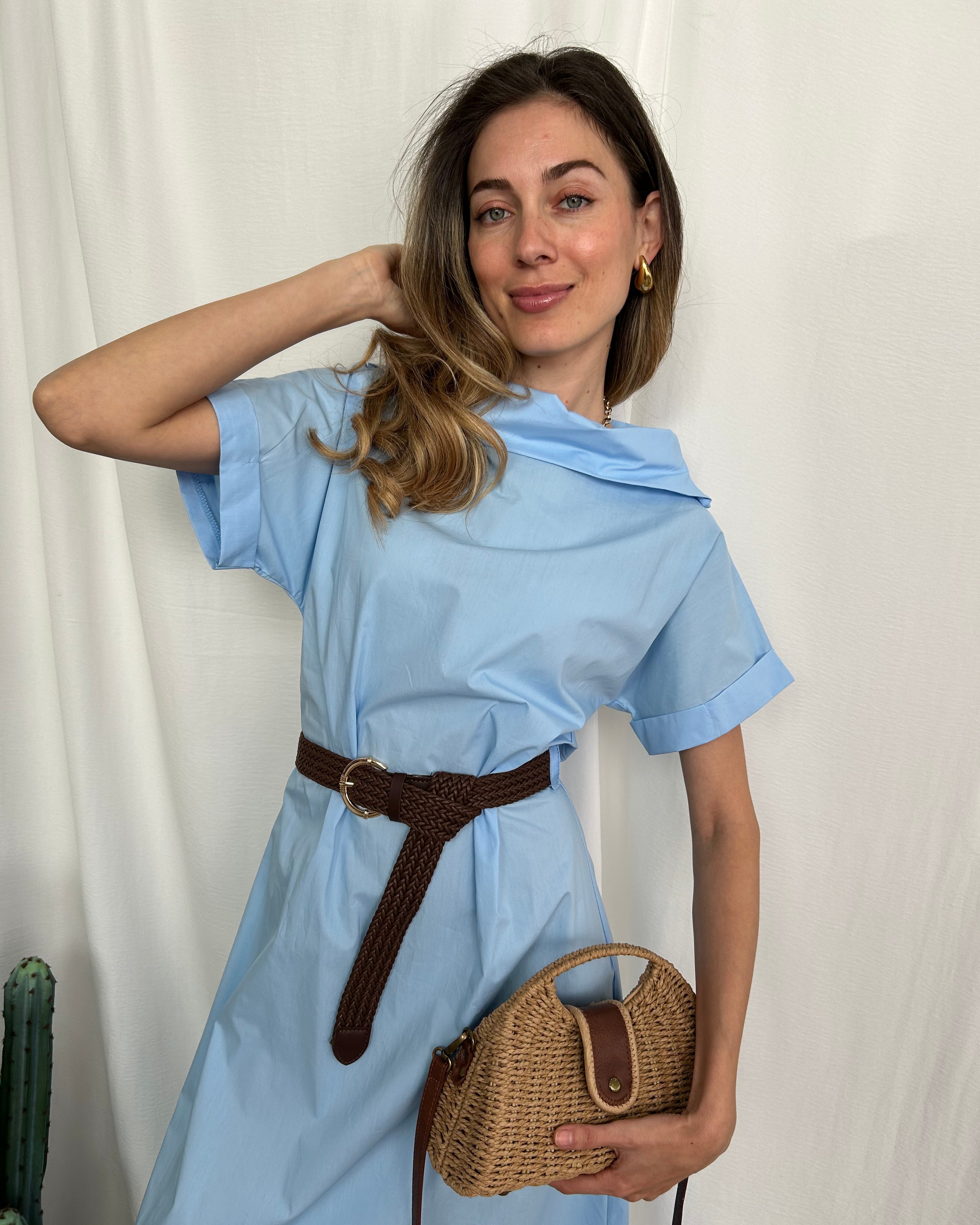 ABITO 100% COTONE CON COLLO A CRATERE E CINTURA INTRECCIATA COL. CIELO