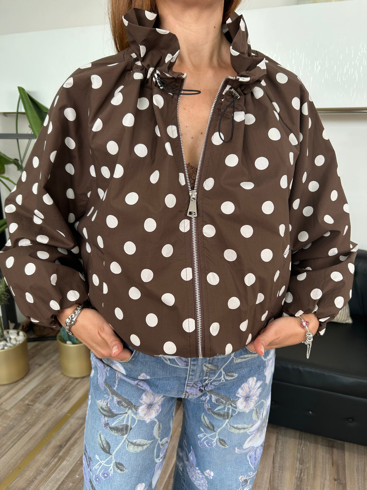 GIACCA SANDRA OUTDOOR MANICA SCESA CON POIS NERI BASE MORO