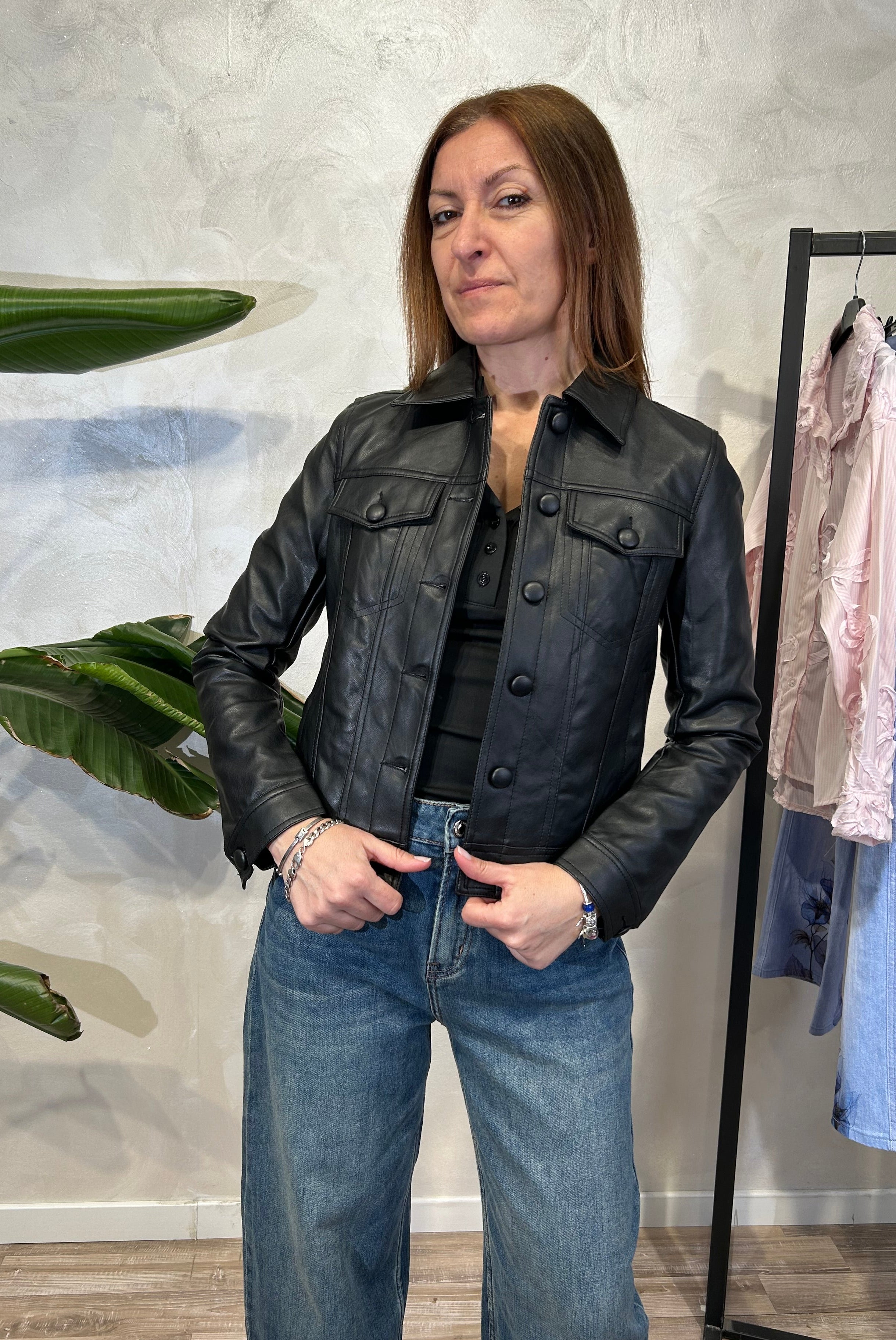 GIACCA IN ECO-PELLE CON TASCHE COL. NERO
