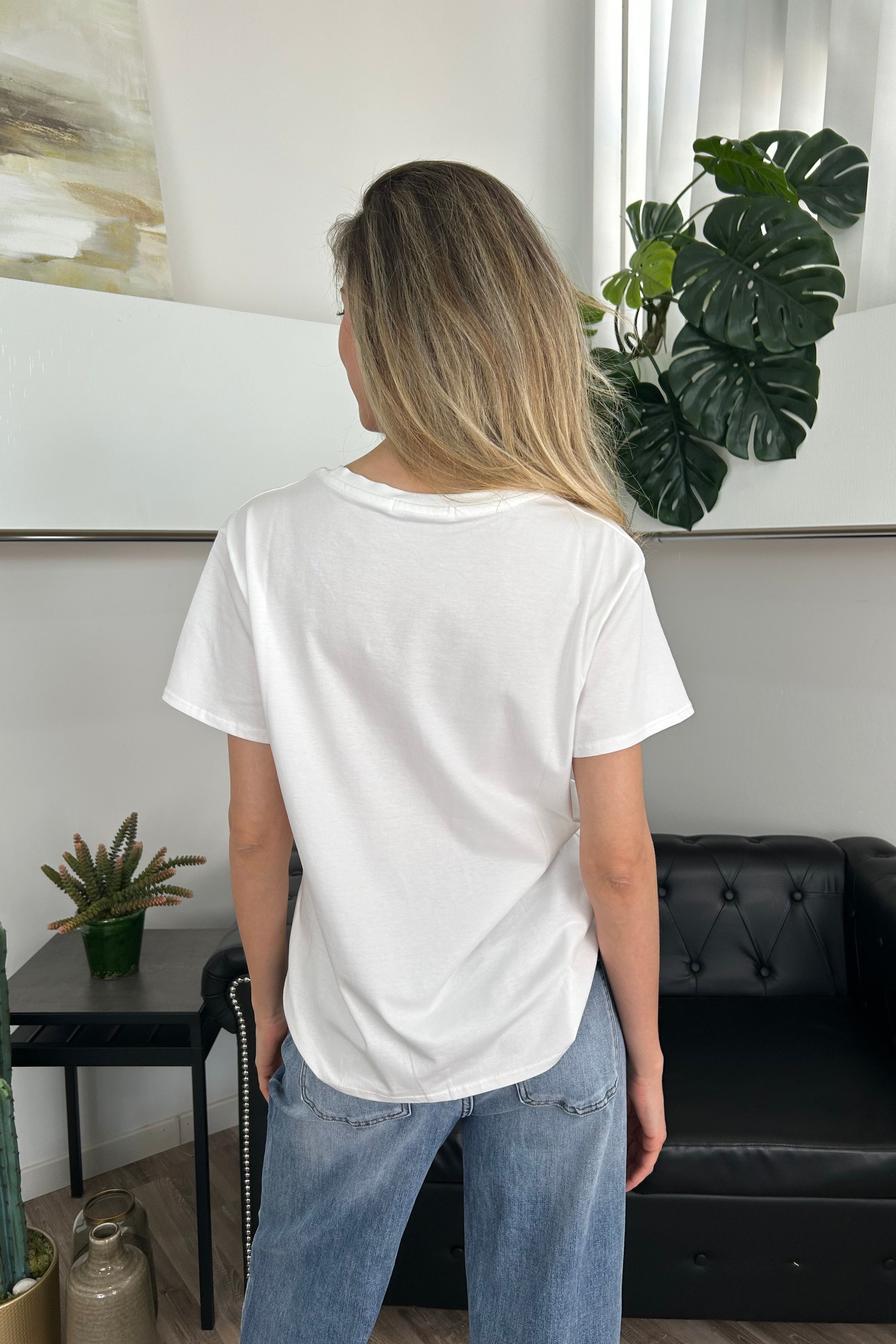 T-SHIRT BIANCA CON SCRITTA MORO "MI MANDI FUORI DI TESTA"