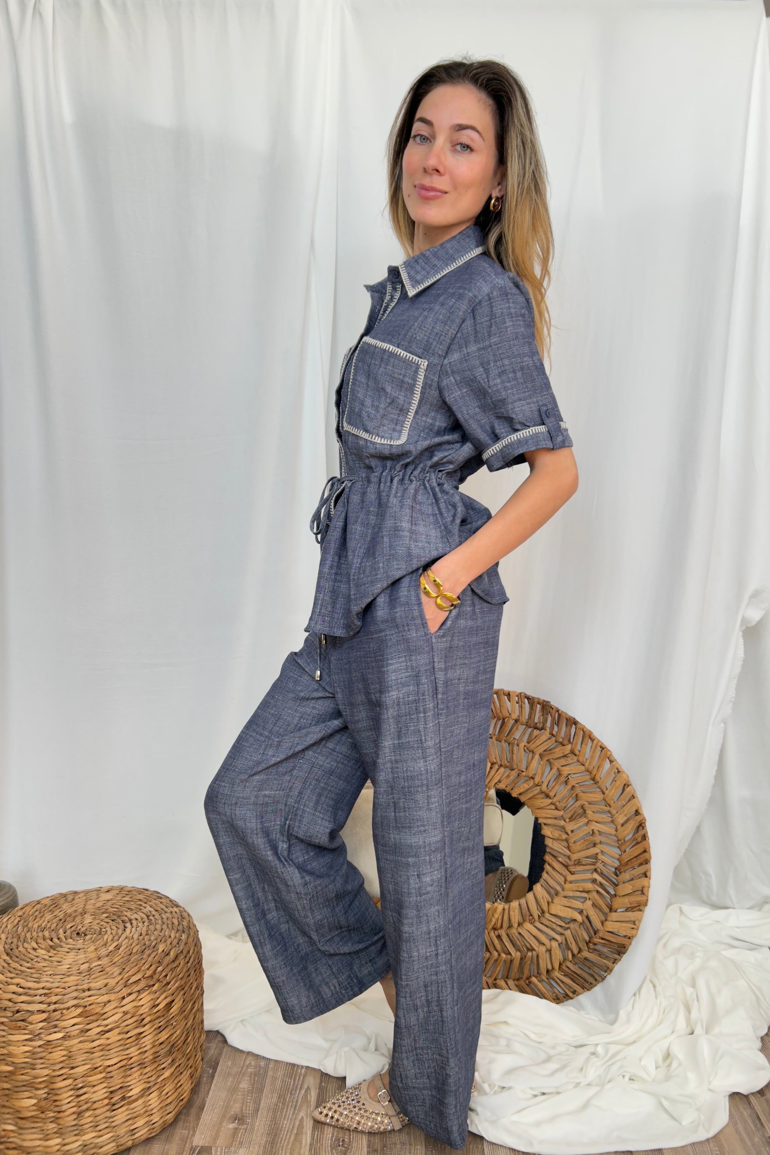 CAMICIA EFFETTO SAHARIANA CON RICAMO PUNTO CAVALLO COL. AZZURRO