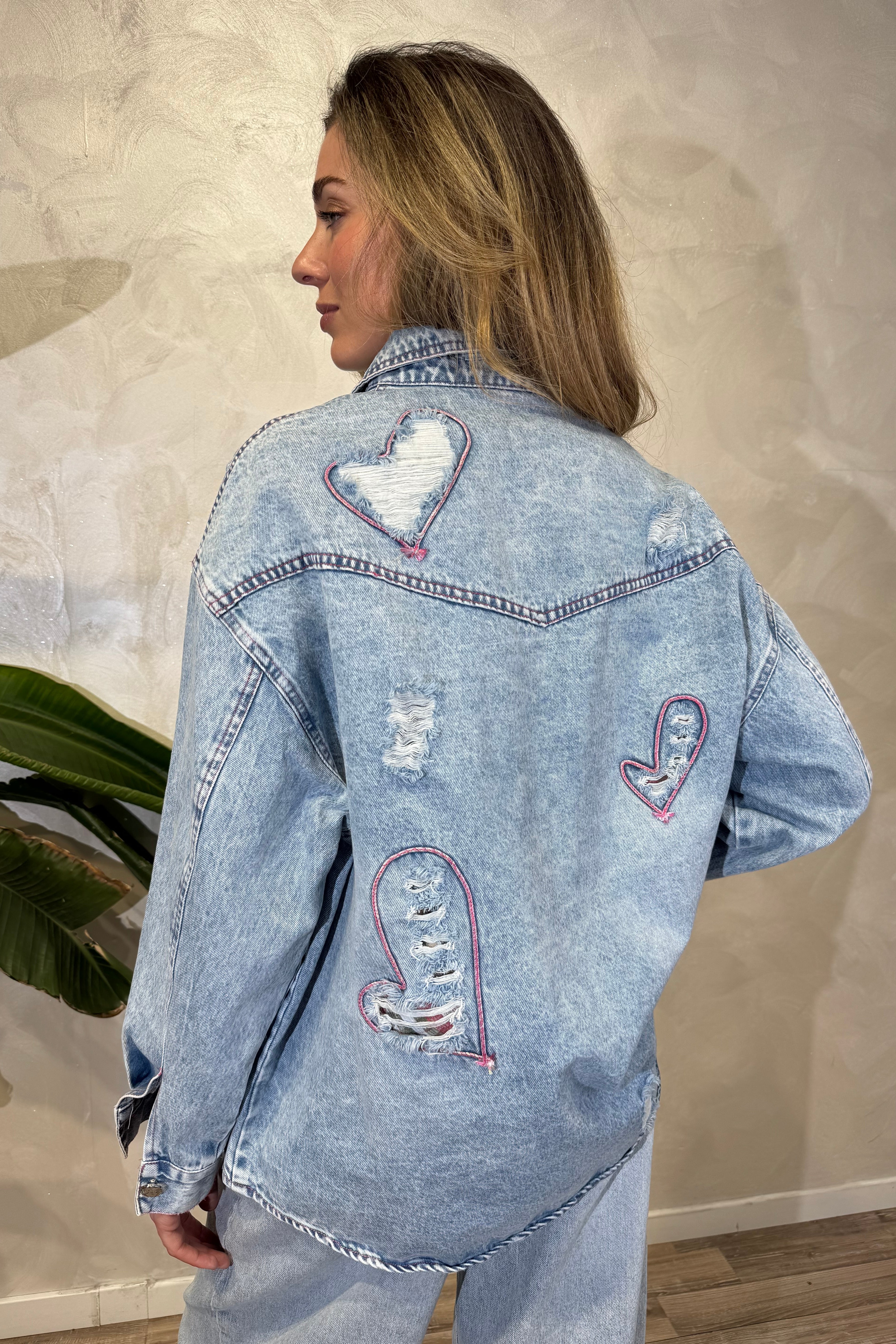 CAMICIA CON ROTTURE E CUCITURE IN CONTRASTO COL. DENIM CHIARO