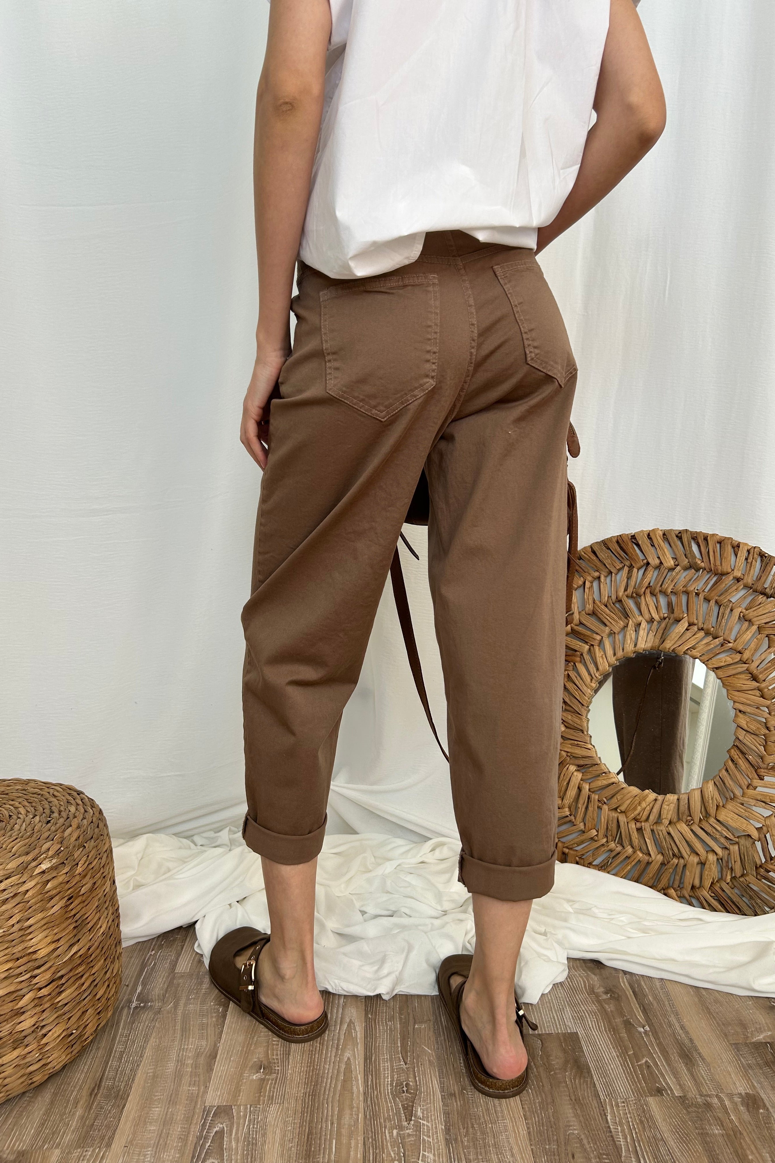 PANTALONE AD OVETTO CON CINTURA COL MOKA