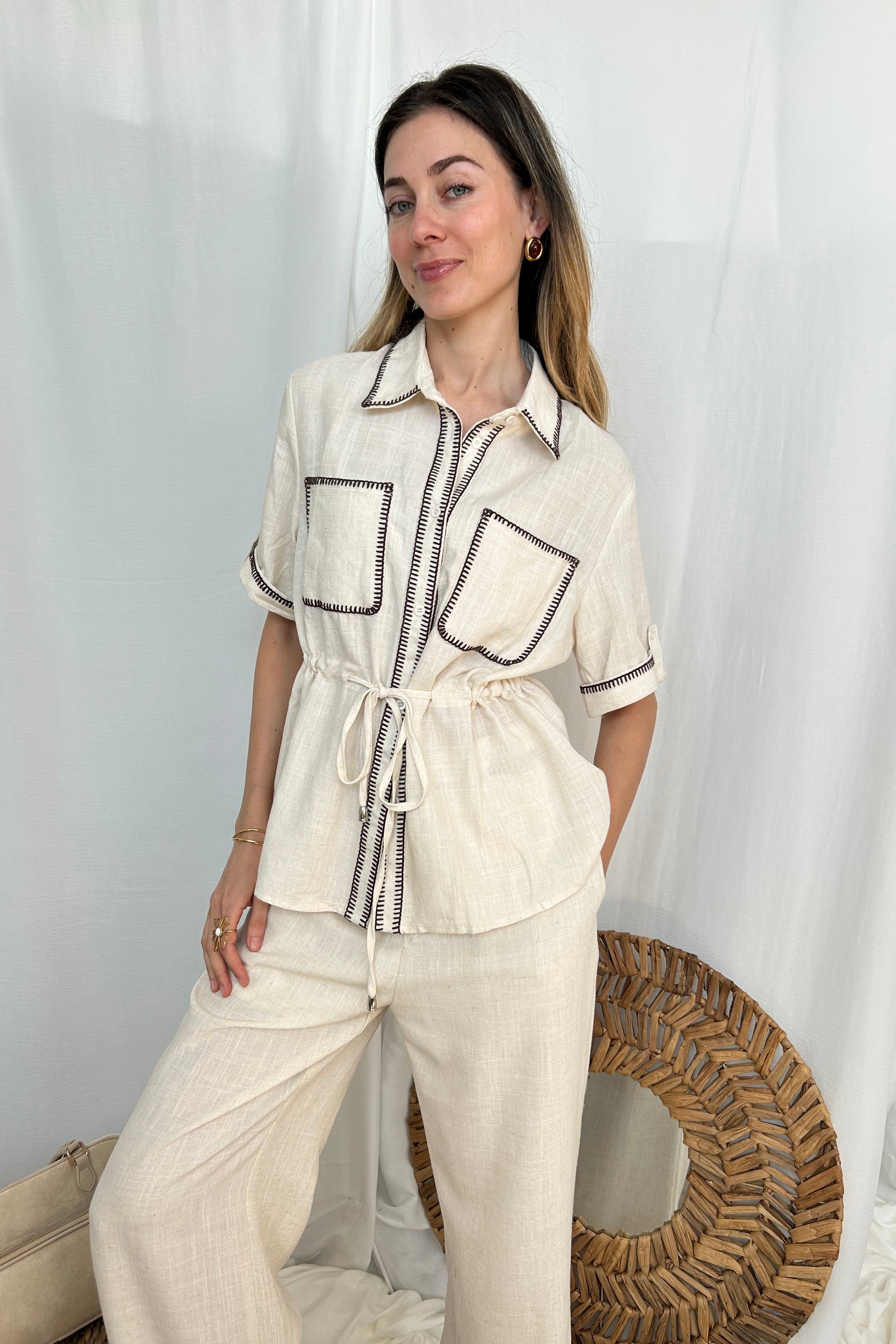CAMICIA EFFETTO SAHARIANA CON RICAMO PUNTO CAVALLO COL. NAUTURALE